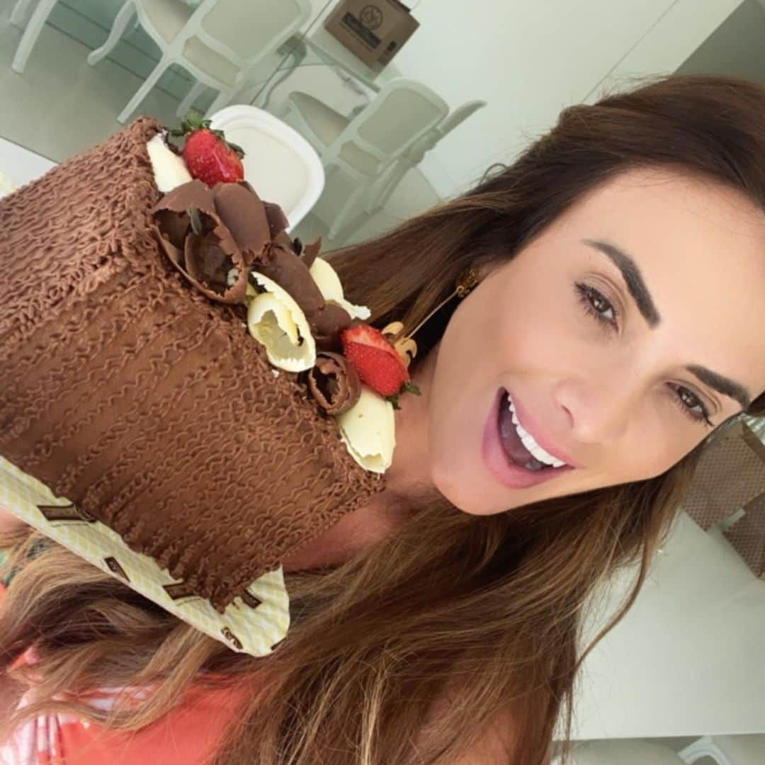 Nicole Bahlsさんのインスタグラム写真 - (Nicole BahlsInstagram)「Pra vocês que amam bolo assim como eu .. indico @sodiedoces」3月14日 0時51分 - nicolebahls