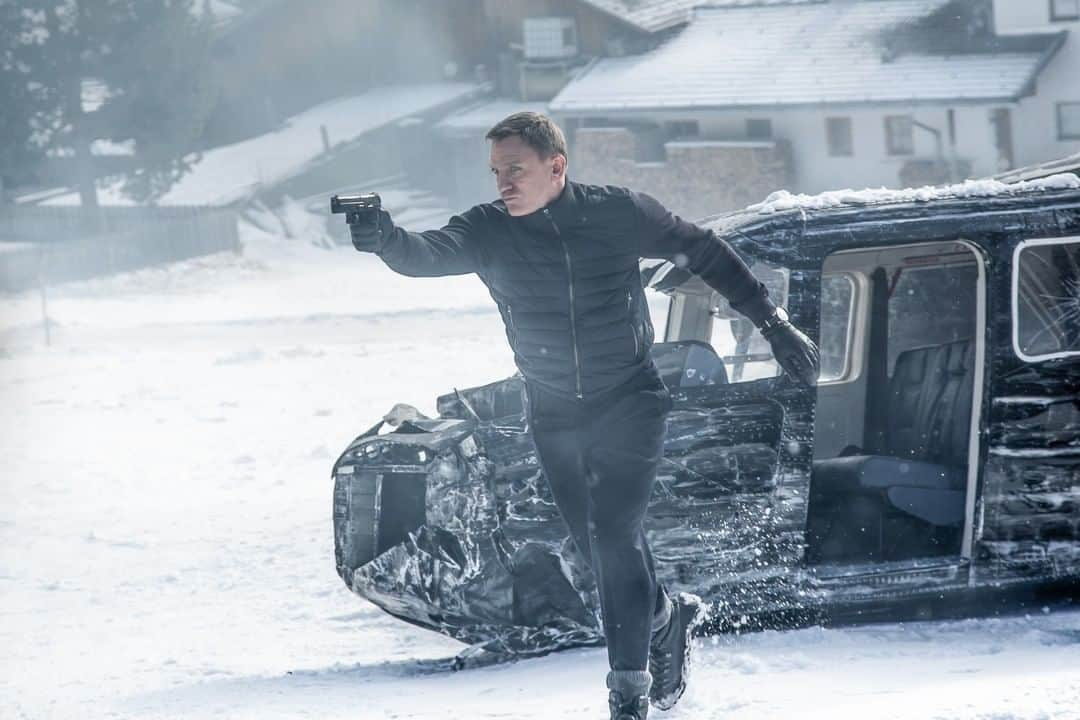 James Bond 007さんのインスタグラム写真 - (James Bond 007Instagram)「The top of the Gaislachkogl Mountain in Sölden and its winding glacier road were the location of the Hoffler Klinik and plane chase in SPECTRE. Visit the location yourself and explore @007elements.  #007elements」3月14日 2時00分 - 007