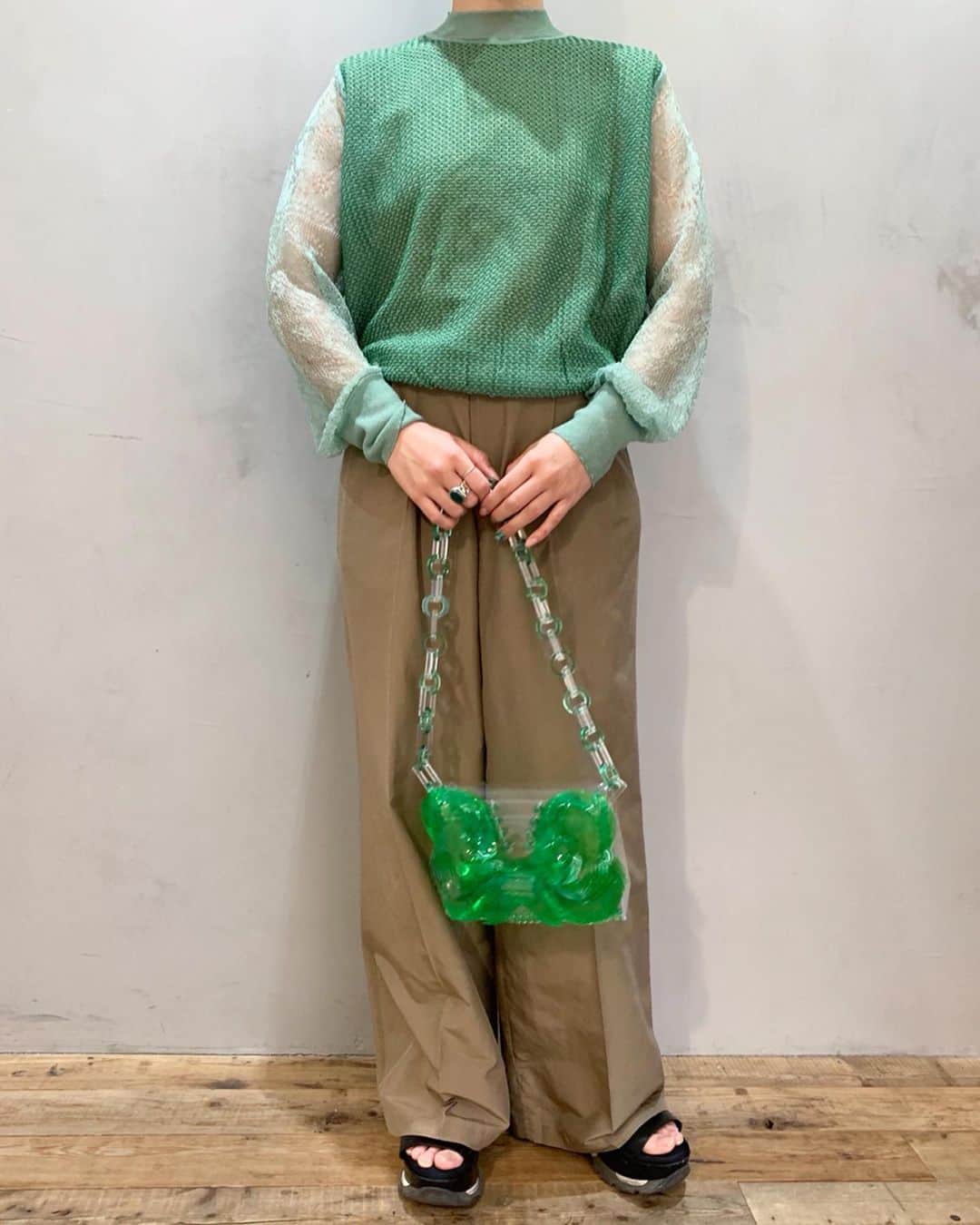 【ANN DE ARKさんのインスタグラム写真 - (【ANN DE ARKInstagram)「《 Mame Kurogouchi 》2020SS🍃﻿ see-through long sleeve﻿ 37,400円 （税込）﻿ ﻿ ﻿ Vinyl Chloride Chain Bag﻿ 46,200円（税込）﻿ ﻿ ﻿ ﻿ 商品に関しましては、お気軽に店舗までお問い合わせください。﻿ ⬇︎⬇︎⬇︎﻿ @ann_de_ark ﻿ #fashion #栃木 #宇都宮 #ショップ #anndeark #mamekurogouchi#20SS」3月14日 13時27分 - ann_de_ark