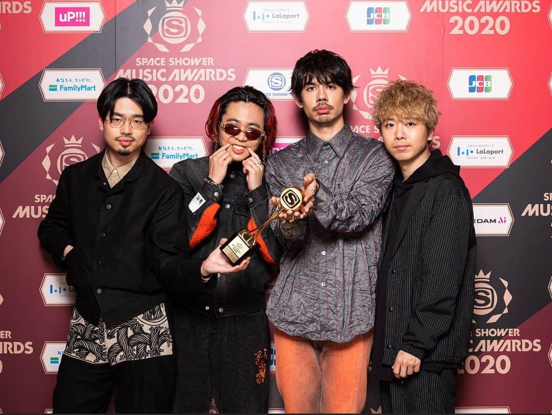 OKAMOTO’Sさんのインスタグラム写真 - (OKAMOTO’SInstagram)「SPACE SHOWER MUSIC AWARDS 2020において、OKAMOTO'Sが『BEST MUSIC FRIENDS』を受賞させて頂きました！﻿ スペースシャワーTVにはデビューから様々な形で関わらせてもらいました！﻿ 今後とも宜しくお願いします！﻿ @spaceshower」3月14日 14時03分 - okamotos_official