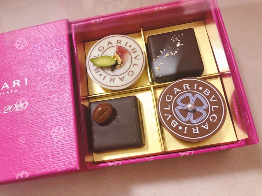 嶋村瞳さんのインスタグラム写真 - (嶋村瞳Instagram)「. BVLGARI chocolate . . ❤︎」3月14日 13時56分 - hitomi_shimamura_official