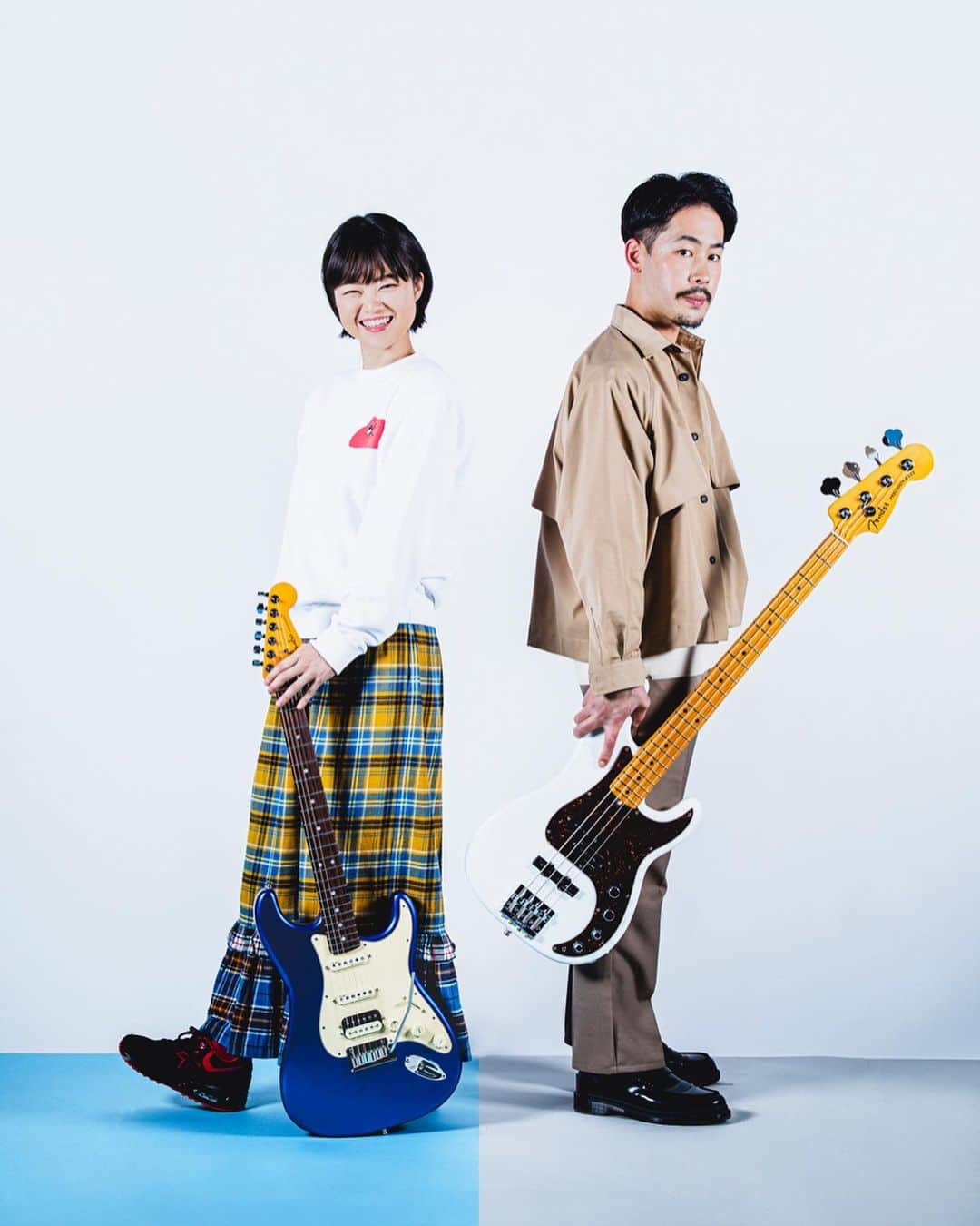 のインスタグラム：「Fender American Ultraシリーズ 【American Ultra Stratocaster® HSS】 また素晴らしいギターに出会いました✨  そしてそのギターで大好きなTENDRE太朗さんと初めてのセッション＆初めての対談＆初めてのツーショットという、とっても嬉しい一日でした🥳  https://shop.fender.com/ja-JP/fender-jp-features/music  #AmericanUltra #Fender #フェンダー」