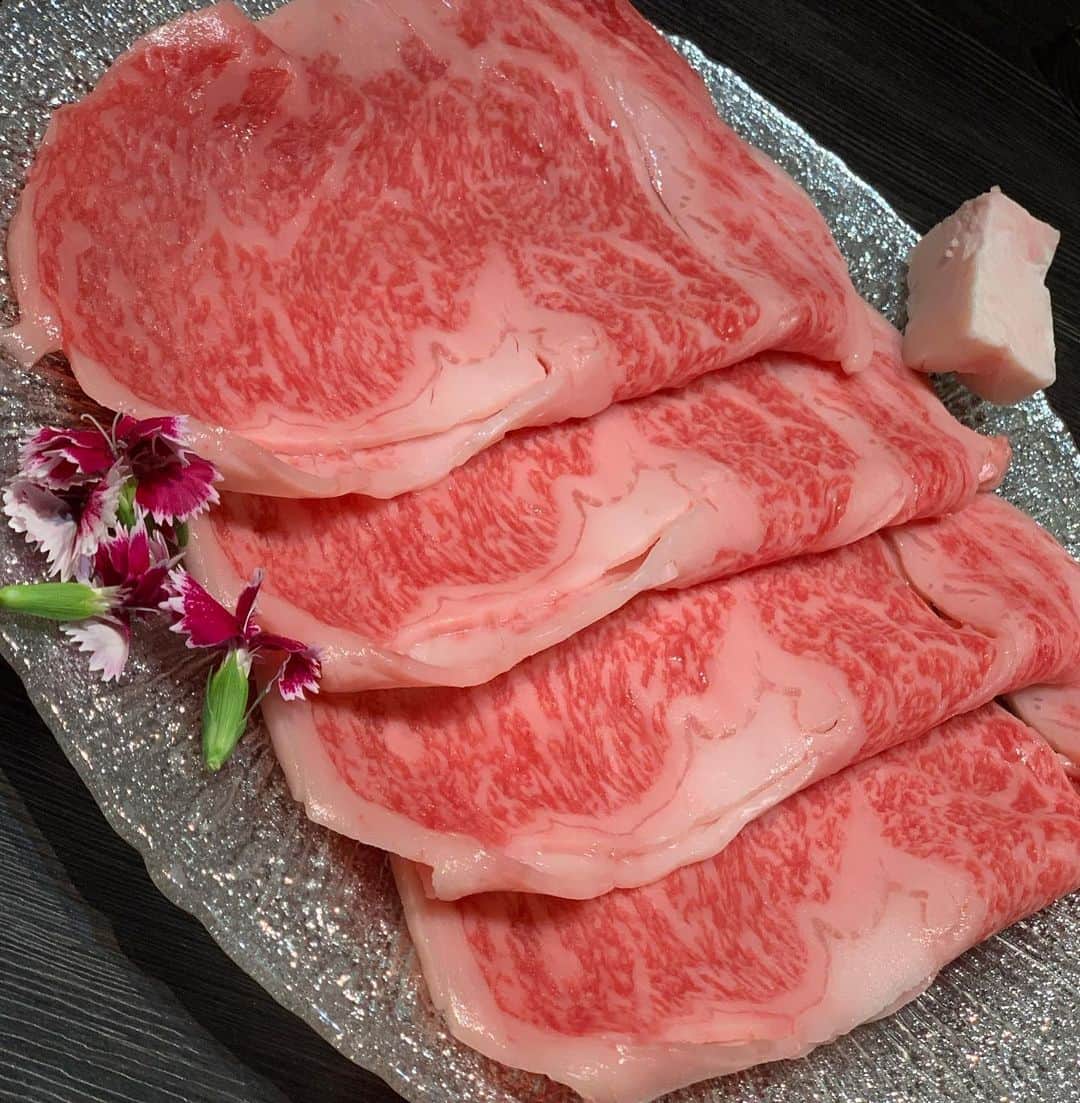 羽瀬萌さんのインスタグラム写真 - (羽瀬萌Instagram)「昨日の続き😊 . 美味しいお肉と素敵メンバーで癒された1日でした😍 動画のお肉がパリピっぽくて出てきた瞬間みんなで爆笑❗️ そして、お肉の裏側も、、w #渋谷焼肉 #焼肉 #焼肉大好き #女子会」3月14日 14時20分 - megugumigumi