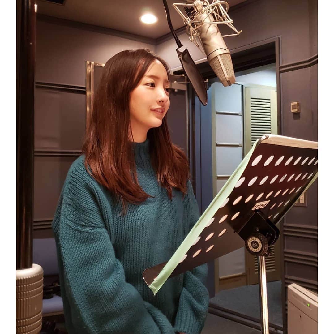板野友美 ファンアカウントのインスタグラム：「TBS radio drama "Radio Theater-Door to Literature"  I will appear in.  March 15 (Sun), 22 (Sun)  21: 00 ~  Oscar Wilde's Prince of Happiness  I played the role of swallow and read it.  I was really honored to be working with Tomoko Nakajima.  https://t.co/VhD9MopOqf  #Door of literature  #tbsradio https://t.co/X9vht10Trl  #itano #tomomi #itanotomomi #tomochin #itanotomomifansina #teamtomo #tomochin #artist #model #singing #jepang」