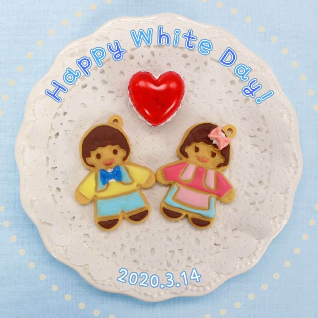 アクアビーズ公式さんのインスタグラム写真 - (アクアビーズ公式Instagram)「今日はホワイトデー🎁✨ . クッキーやマカロンのプレゼントに、大切な人への感謝の気持ちを込めて。 . #ホイップる #whipple #ホワイトデー #フェイクスイーツ」3月14日 10時00分 - epoch1958_jp