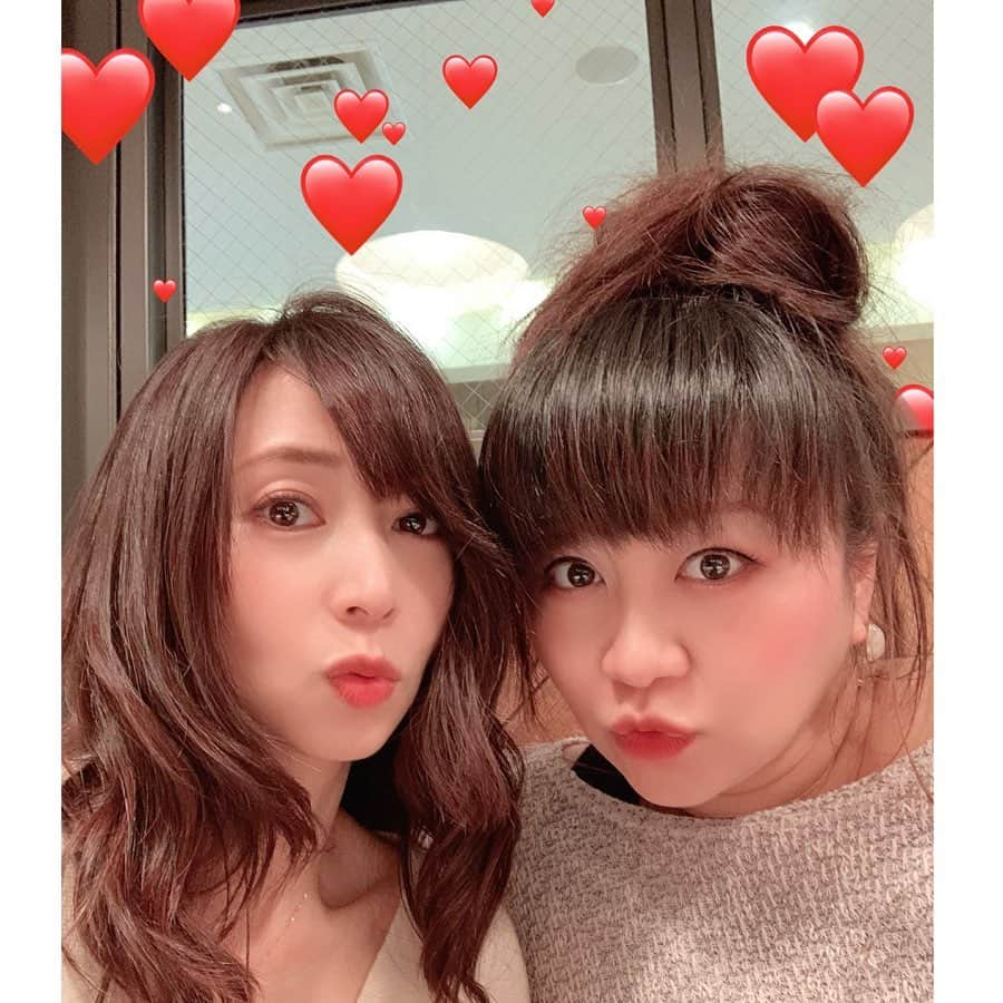 中野公美子さんのインスタグラム写真 - (中野公美子Instagram)「昨日は、田中有紀美ちゃんとランチ🍽💖 ゆきみちゃんのほんわかと柔らかな雰囲気に癒された〜☺️💕 ランチ後のゆきみちゃんの 「トップス早く行こ❣️」が可愛すぎた！笑 久し振りに会えて嬉しかったよ💖 ゆきみちゃんありがとう💖  #ランチ #癒し #田中有紀美　ちゃん #アプリで遊んだので載せさせてね」3月14日 11時04分 - kumikorion