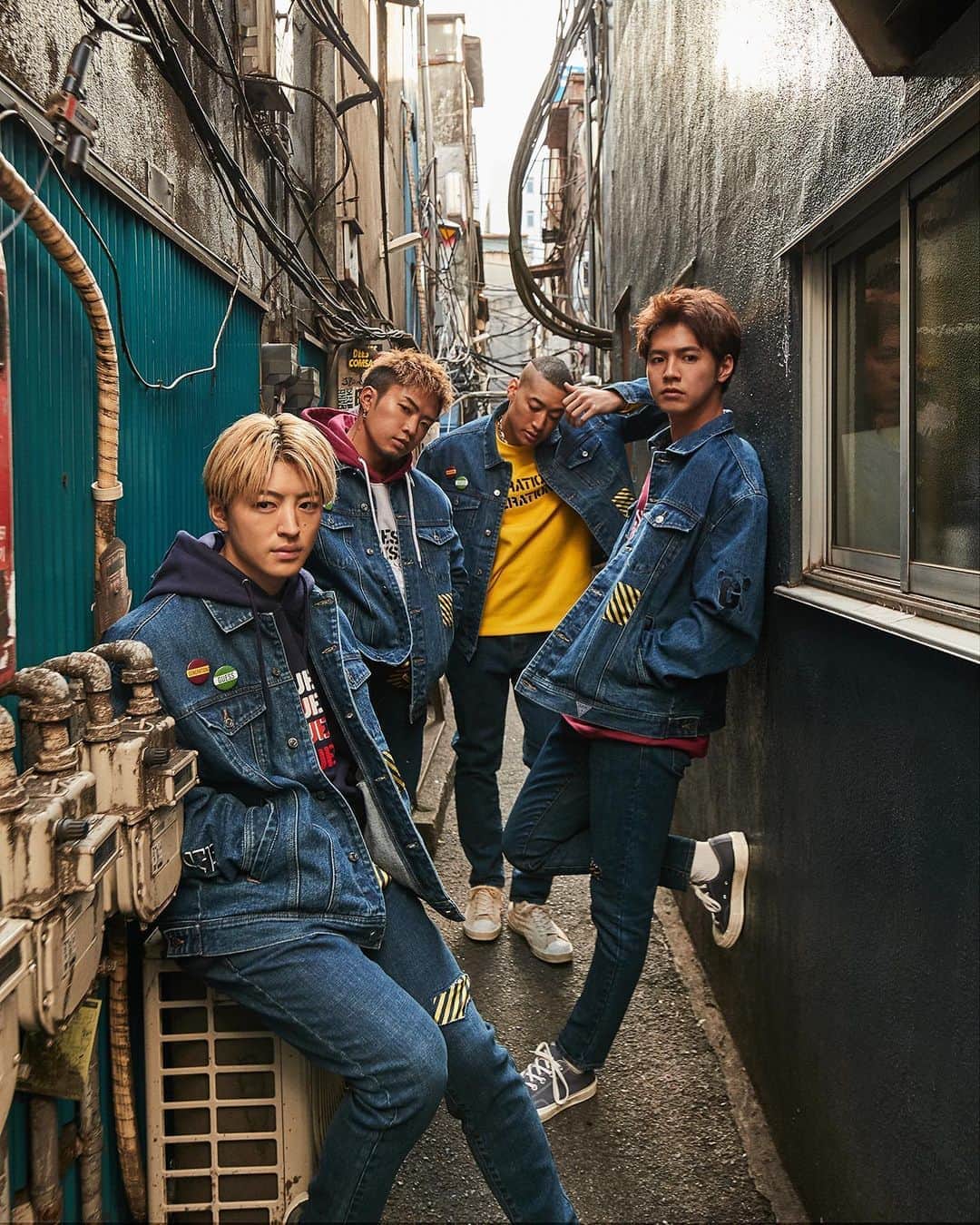 GENERATIONS from EXILE TRIBEさんのインスタグラム写真 - (GENERATIONS from EXILE TRIBEInstagram)「Take notes: #GuessxGenerations to launch at GUESS stores in Japan on March 16th. See our stories for launch dates across Asia 👀📝」3月14日 12時01分 - generations_official
