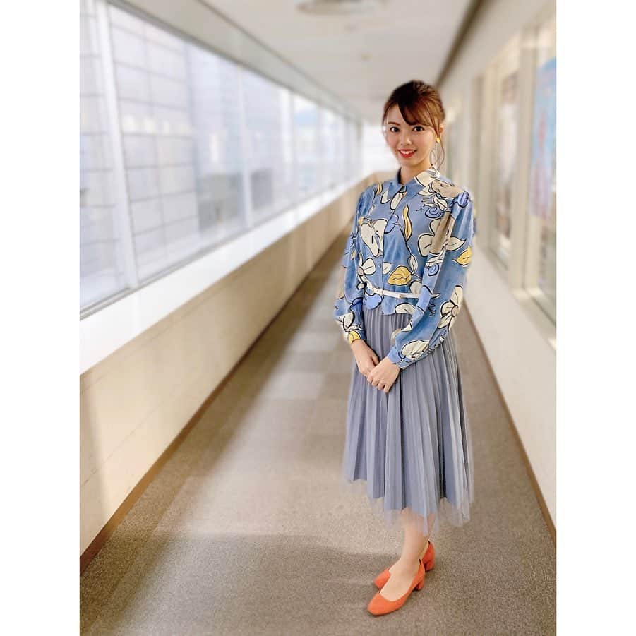 加藤里奈（カトリーナ）さんのインスタグラム写真 - (加藤里奈（カトリーナ）Instagram)「💙💛🧡💙💛🧡 NHK『ウイークエンド中部』 カトリーナのおもしろ検定 「菓子検定」観て下さった方、 ありがとうございました👩🏻‍🏫 いかがでしたか！？ *‬ ‪ 衣装は、 ✔️tops @zara ✔️belt @m.deux_official ✔️skirt @mejane_official ✔️pumps @gu_global @gu_for_all_ * 髪型は @su_ko777 さんでした👩🏻 ゆるふわポニーありがとうございました😊🎶 * #NHK #衣装 #zara #アラサーコーデ #今日の服 #ヘアアレンジ #コーディネート #アナウンサー #フリーアナウンサー #資格 #資格取得 #資格勉強 ‪#大人の勉強垢 #菓子検定 #zarawomen #大人の勉強垢さんと繋がりたい #mejane #gu #gu_for_all #gu_global  #着回し #着回しコーデ #zarafashion #お菓子 #着まわしコーデ #毎日コーデ #coordinate #ootd #オトナ女子 #お仕事コーデ」3月14日 12時19分 - rinakatoktriiina