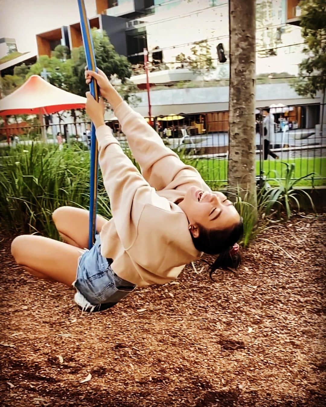 小野美公さんのインスタグラム写真 - (小野美公Instagram)「風になりたい✨💚✨💚😀 #Australia #Sydney #darlingharbour」3月14日 12時17分 - mikuhead