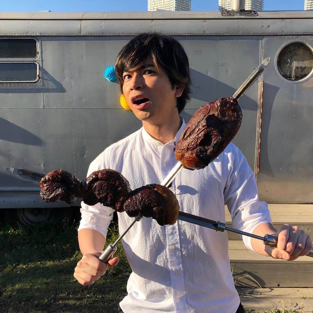 嵐（ARASHI）さんのインスタグラム写真 - (嵐（ARASHI）Instagram)「Grill master Jun! #Jun #嵐 #ARASHI」3月14日 12時17分 - arashi_5_official