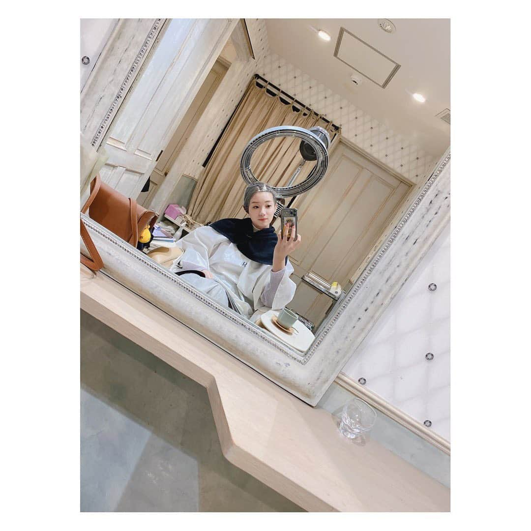 足立梨花さんのインスタグラム写真 - (足立梨花Instagram)「ROIへ💇‍♀️🌸﻿ ﻿ もろもろの撮影にむけて整えてきました！﻿ さらっさらになったー☺️﻿ ﻿ 野口さんありがとうございます！﻿ そして6周年おめでとうございます㊗️﻿ ﻿ #ROI #美容院 #ヘアサロン #6周年」3月14日 12時34分 - adacchee