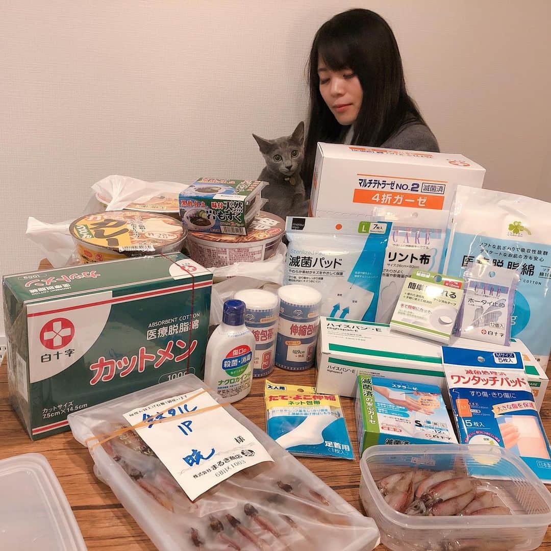 ちなり（高橋知成）さんのインスタグラム写真 - (ちなり（高橋知成）Instagram)「歩くのすらしんどい私を察して会いに来て色々届けてくれたり料理を作ってくれた親友2人と、私には内緒で必要な物をそっと人づてに渡してくれた親友の友人達。皆本当にありがとう。何の見返りも求めず相手が負担に感じないようにまで気遣ってくれて、これが本当の優しさだし思いやりだと心底思った。人に疲れた直後人に救われた。こういう人達だけを生涯大切にしたい。」3月15日 0時06分 - chinarileah