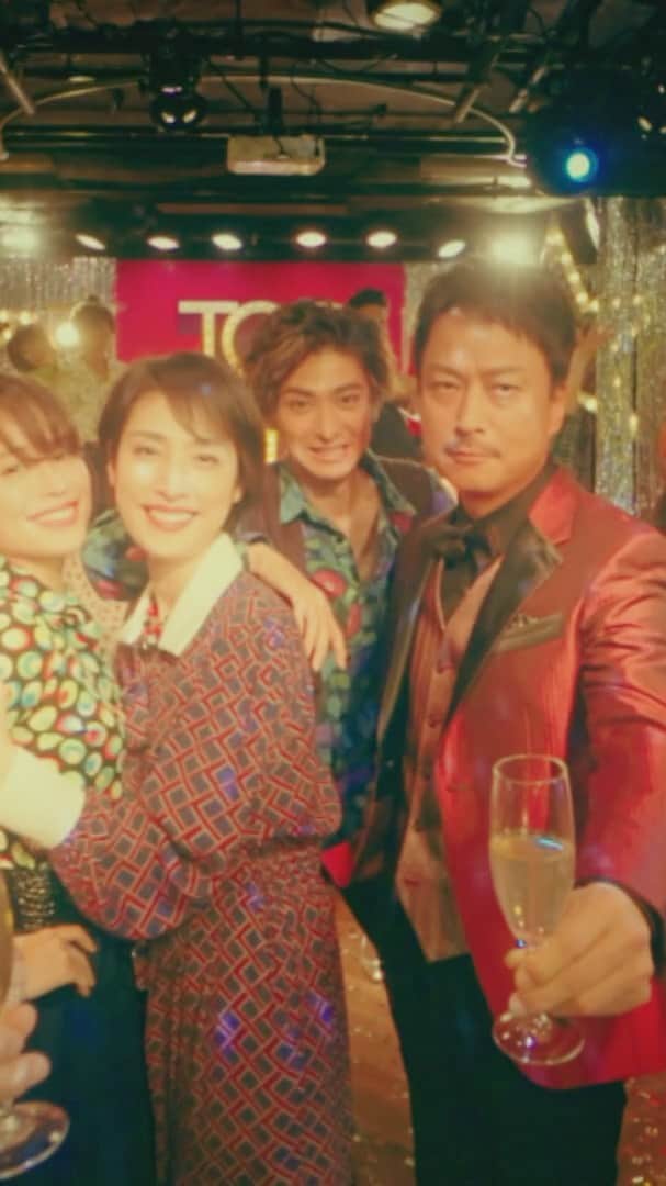 【公式】日本テレビ「トップナイフ-天才脳外科医の条件-」のインスタグラム：「. いかがでしたか？最終回にふさわしいメーキングを交えた＜特別編集ロングバージョン＞でお届けしました❗ みなさま、エンディングダンス、たくさん踊って頂いて本当にありがとうございました❗😆🙏 #トップナイフ #エンディングダンス #天海祐希 #椎名桔平 #広瀬アリス #永山絢斗 #古川雄大 #三浦友和 #川崎悦子 #ビートニックスタジオ」