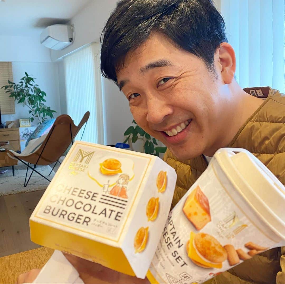 高橋愛さんのインスタグラム写真 - (高橋愛Instagram)「ホワイトデー🧀💗 ㅤㅤㅤㅤㅤㅤㅤㅤㅤㅤㅤㅤㅤ ㅤㅤㅤㅤㅤㅤㅤㅤㅤㅤㅤㅤㅤ ありがとう😌 ㅤㅤㅤㅤㅤㅤㅤㅤㅤㅤㅤㅤㅤ #cheesechocolateburger  #あべ家のホワイトデー #感謝」3月14日 23時12分 - i_am_takahashi