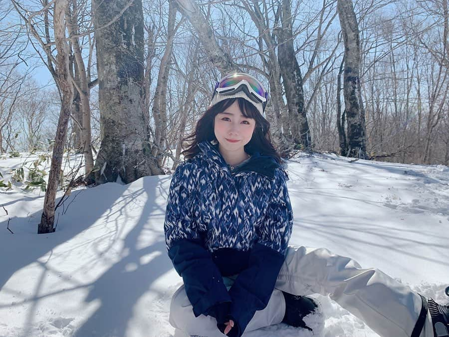 安藤咲良さんのインスタグラム写真 - (安藤咲良Instagram)「. 今日は雪が降って冷え込みましたね〜☃️❄️！ またスノーボードしたくなりました🏂 . 雪も素敵だけど、 桜の季節が大好きなので楽しみ〜☺️🌸 . . 明日は#fmyokohama #ラキミ　リポートです😊 今日も明日も よろしくお願い致します✨ . #スノボ #雪景色」3月14日 23時12分 - sakura.ando