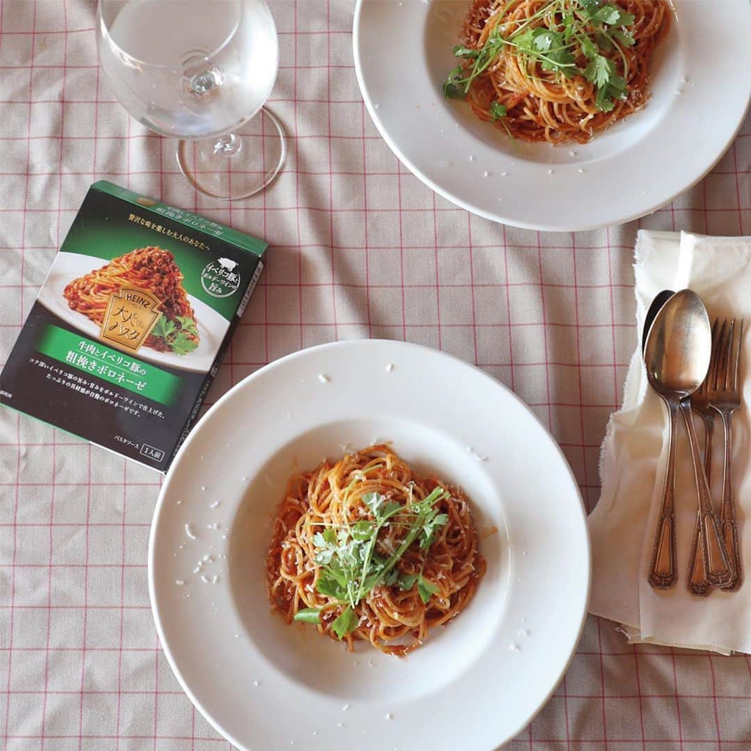 池田泉さんのインスタグラム写真 - (池田泉Instagram)「🍝 ﻿ ﻿ 簡単ランチ。 ﻿ 忙しい日だけど、1食を大事にしたい、おいしいものが食べたい。 パスタのレトルトは苦手だけど、これは100人の女性料理家が認めたパスタソース﻿ 粗挽きの牛肉とイベリコ豚がたっぷり入っていて食べ応えあり。 家庭で楽しめる、ちょっとした特別感を感じるそんなパスタでした。💮 ﻿ ﻿ ﻿ ﻿ ﻿ #lunch﻿ #大人むけのパスタ#牛肉とイベリコ豚の粗挽きボロネーゼ#PR#ハインツ﻿」3月14日 15時41分 - xxizumi123xx