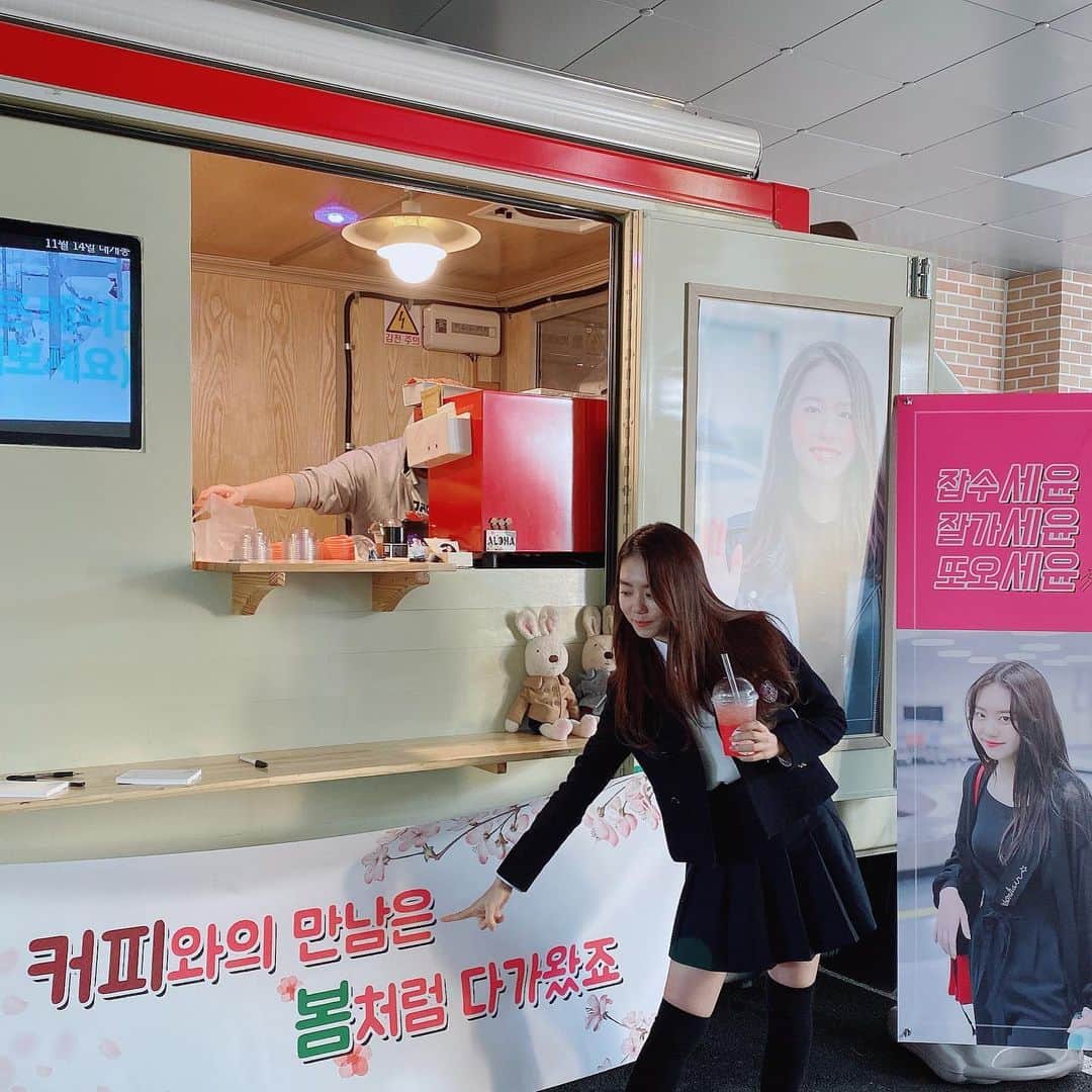のインスタグラム：「정말 따뜻하고 맛있게 먹었어요🥺❤️ 매번 응원 듬뿍 담아주시는 펭펭🐧 감사합니다😍」