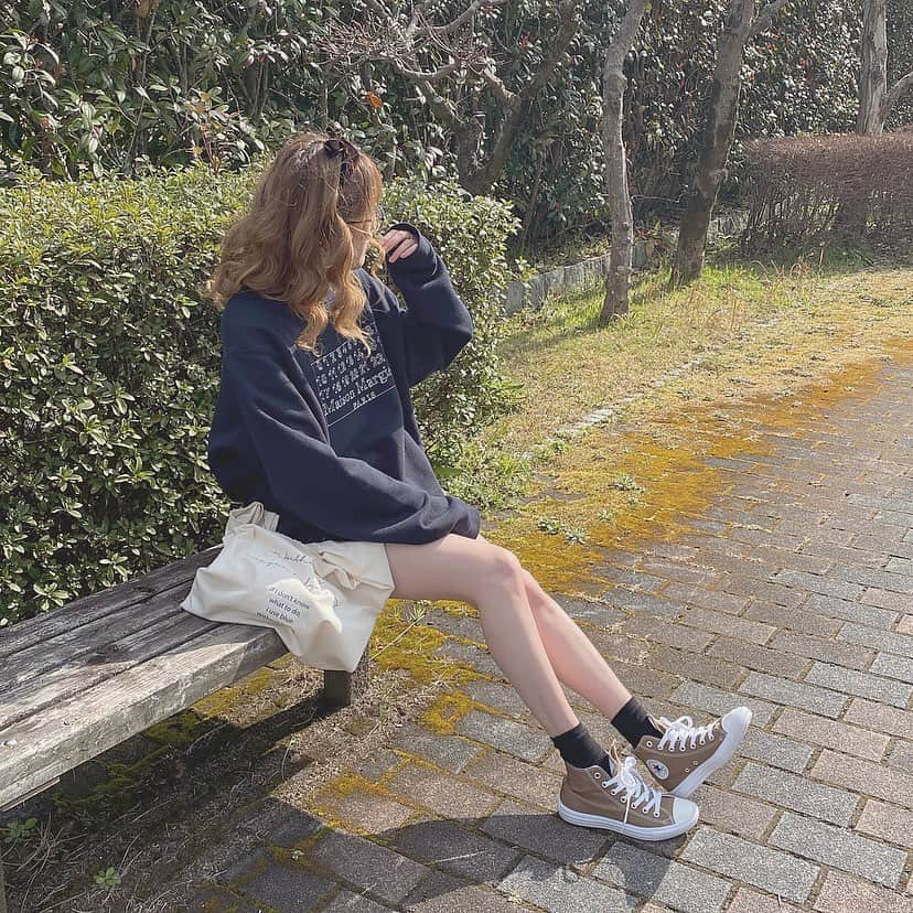 Maiさんのインスタグラム写真 - (MaiInstagram)「#ootd #スウェット #maisonmargiela #マルジェラ #converse #コンバース コーディネートの詳細はブログに書いてます🌼」3月14日 17時28分 - maimaimai1016