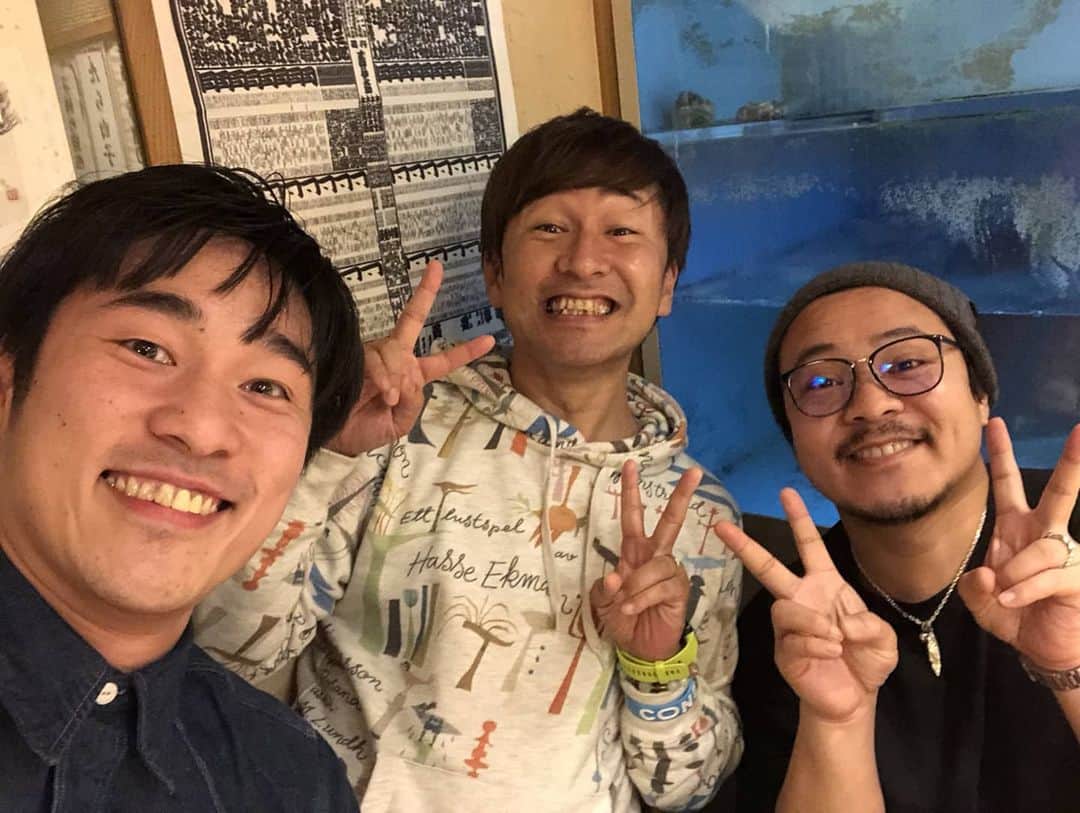 高井俊彦さんのインスタグラム写真 - (高井俊彦Instagram)「【こんな時こそ‼️】 昨夜はー。 こんな時こそ前向きな話をする会🍻  門ちゃん、土井くん、この後コイケさんが合流して刺激頂きました⤴️⤴️⤴️ #門松良祐  #リスナップ土井  #コイケマン55  #吉本新喜劇高井  #超前向き」3月14日 17時42分 - takai_toshihiko