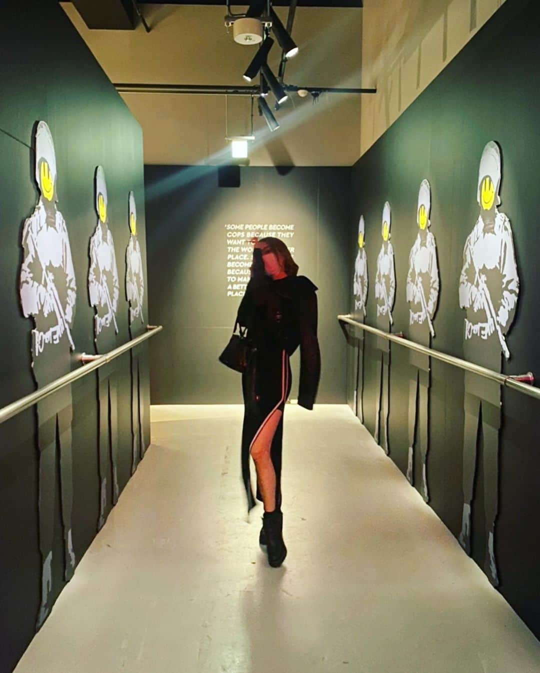 のインスタグラム：「#banksy 🎈」