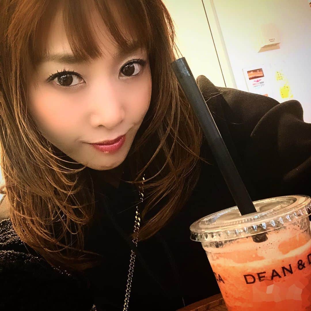 龍真咲さんのインスタグラム写真 - (龍真咲Instagram)「DEAN&DELUCAのストロベリートマト🍓🍅が美味しすぎる‼︎‼︎‼︎ 今日は、雨上がりの晴れがとても美しかった。 美しい景色を見つけると幸せになるよね😊」3月14日 19時14分 - masaki_ryu