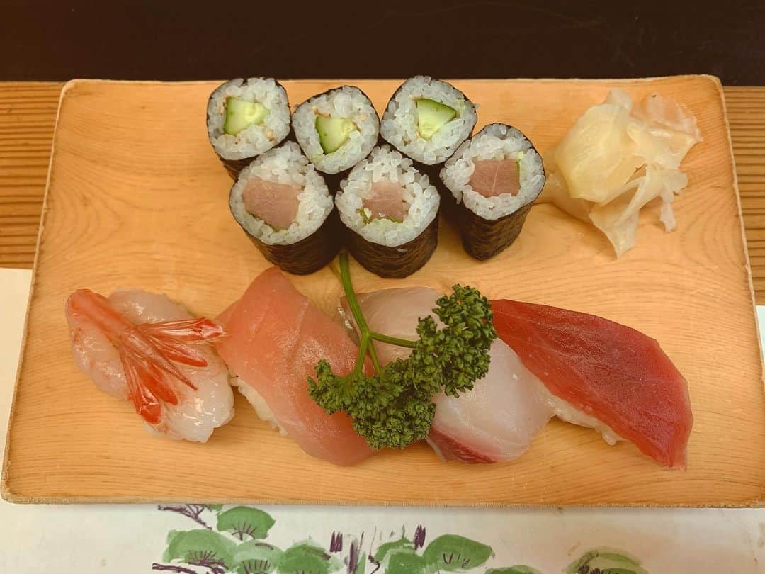 高嶋芙佳さんのインスタグラム写真 - (高嶋芙佳Instagram)「お寿司って美味しいよね🤤 #sushi #🍣」3月14日 19時46分 - fu__ka_2