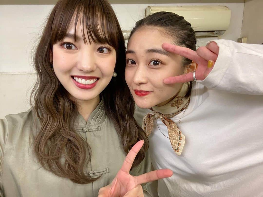 飯窪春菜のインスタグラム：「☺️♥️☺️ ・ ・ 好きな人に会えましたっ ・ ・ ・ #愛で山田を救ってくれ  #生配信 #和田彩花 ちゃん #あやちょ  #大好き  #はるなの毎日  #飯窪ってる」