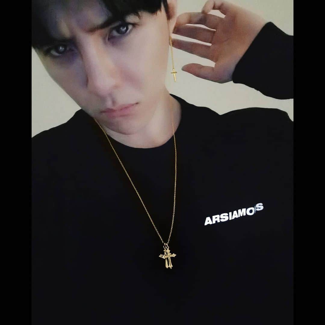 ダンソン・タンのインスタグラム：「✞✞✞ #白色情人節 快樂 @hotheart.studio  #HOTHEART #SEVENDAYS #DT #唐禹哲」