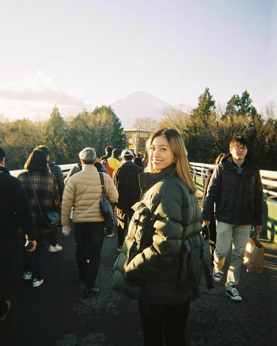 岩崎志保のインスタグラム：「📸🎞 このダウンまじ最強🗻」