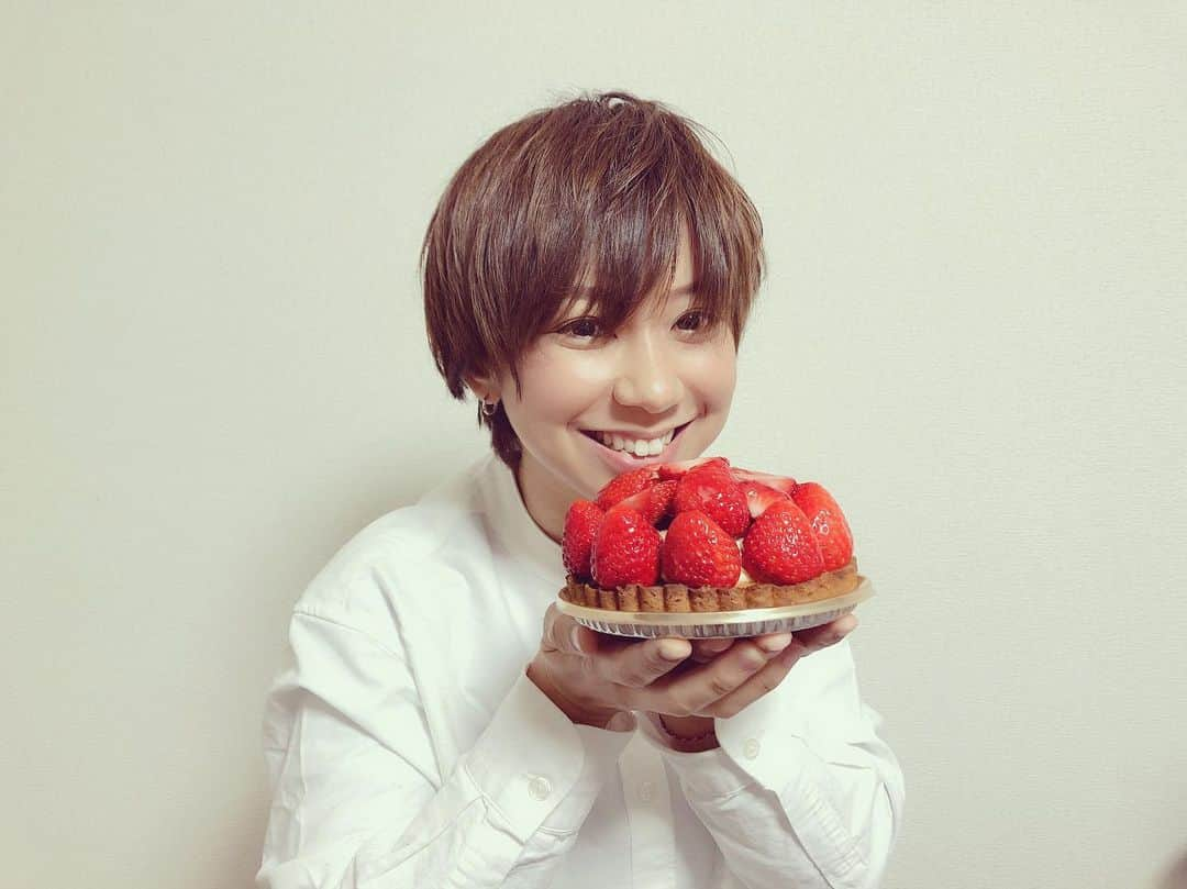 てん（ものまね）さんのインスタグラム写真 - (てん（ものまね）Instagram)「‪✨🍓Happy  White day 🍓✨‬ ‪#バレンタインのお返し 💕‬」3月14日 21時15分 - tenkukku10