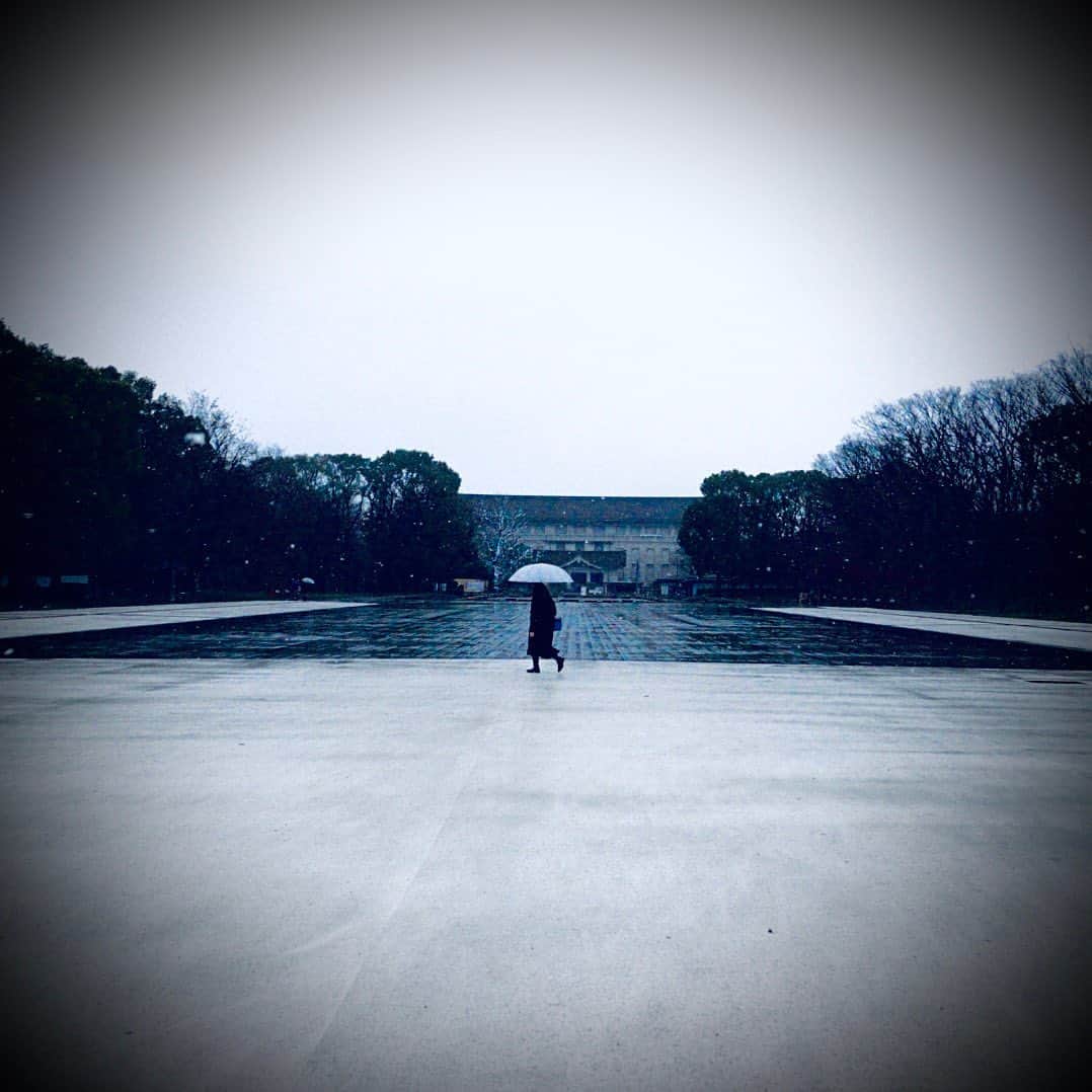 林信行のインスタグラム：「#UenoPark 5pm & 8pm. Saturday, March 14, 2020」