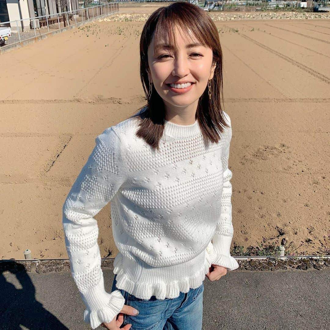 矢田亜希子さんのインスタグラム写真 - (矢田亜希子Instagram)「【オンエア】 2020年3月18日(水) 18：55〜 テレビ東京『家、ついて行ってイイですか？』 #家ついて行ってイイですか #テレビ東京#眩しすぎて目が開いてない#いいお天気の日でした 衣装は#セリーヌ @celine」3月14日 21時37分 - akiko_yada