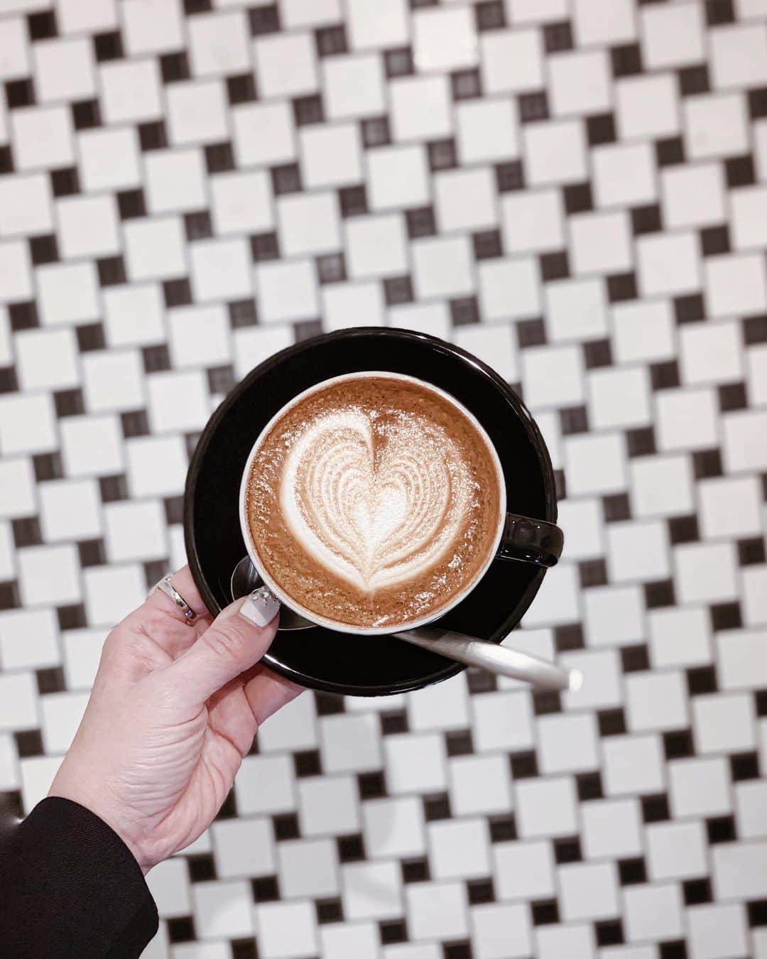 Yukicoさんのインスタグラム写真 - (YukicoInstagram)「‥ 𝑺𝒄𝒉𝒐𝒐𝒍 𝑩𝒖𝒔 𝑪𝒐𝒇𝒇𝒆𝒆 𝑺𝒕𝒐𝒑 𝑠𝑙𝑜𝑤 𝑐𝑜𝑓𝑓𝑒𝑒 𝑡𝑖𝑚𝑒‥ ‥‥‥‥‥‥‥‥‥‥‥‥‥‥‥‥‥‥‥‥‥‥‥‥‥‥‥‥‥‥‥‥‥‥ #coffee_time#coffeelife#igersjp#instagramjapan#coffeelover#coffeeshop#coffeestand#coffees#coffeeplease#thatsdarling#coffeeshop#enjoycoffeetime#followme#follow_me#followmeto#followfollowfollow#coffeephotography#coffeehouse#kobecafe#kobecoffee#schoolbuscoffeestop#schoolbuscoffeestopmotomachi#フォローミー#フォロー#神戸グルメ#元町コーヒー#神戸カフェ#スクールバスコーヒーストップ神戸#元町カフェ」3月14日 21時37分 - yukicolifecom