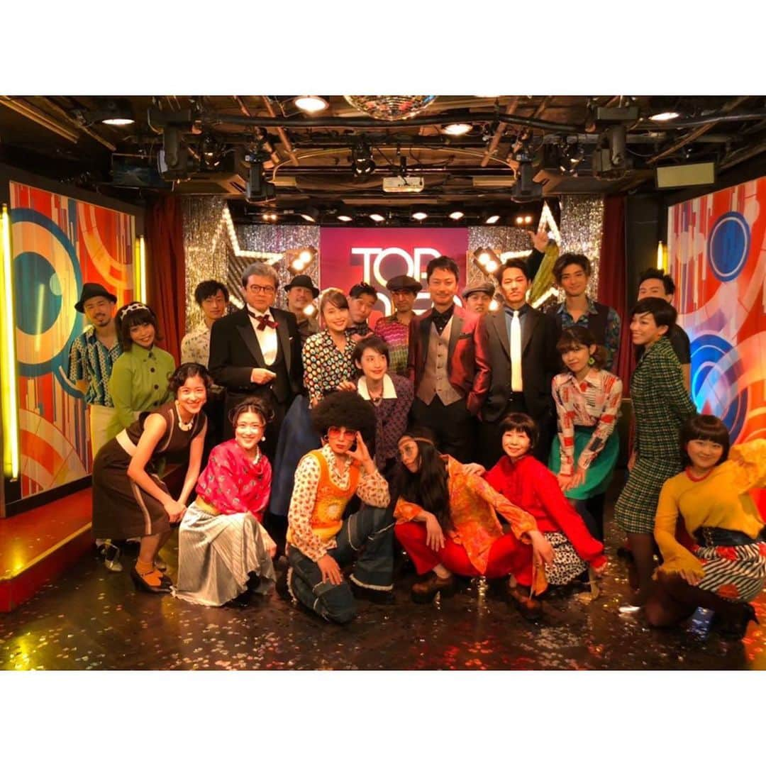 【公式】日本テレビ「トップナイフ-天才脳外科医の条件-」さんのインスタグラム写真 - (【公式】日本テレビ「トップナイフ-天才脳外科医の条件-」Instagram)「. 【#最終回このあとすぐ‼️】 ついについに「トップナイフ 天才脳外科医の条件」が最終回の放送を迎えます。これまで応援してくださった皆様本当にありがとうございました！たくさんフォローして頂けて嬉しかったです。ダンスの振付を覚えて踊ってみてくれたみなさま、本当に本当にありがとうございました！拝見させて頂いてはいいねの足跡残しているのですが、もしかしたらいいね漏れている人もいるかもしれません、なのでこの場で…「トップナイフEDダンス踊ってくれたみなさま、いいね👍！！！」 今夜のエンディングダンスは感謝を込めて、メーキング映像入りの特別ロングバージョンとなっております。 ぜひ、最後までお見逃しなきよう。 それでは、感動の最終回…どうぞ❗️🤚😆‬ #トップナイフ #0314最終回 #天海祐希 #椎名桔平 #広瀬アリス #永山絢斗 #古川雄大 #三浦友和 #川崎悦子 #ビートニックスタジオ」3月14日 21時46分 - topknife_ntv