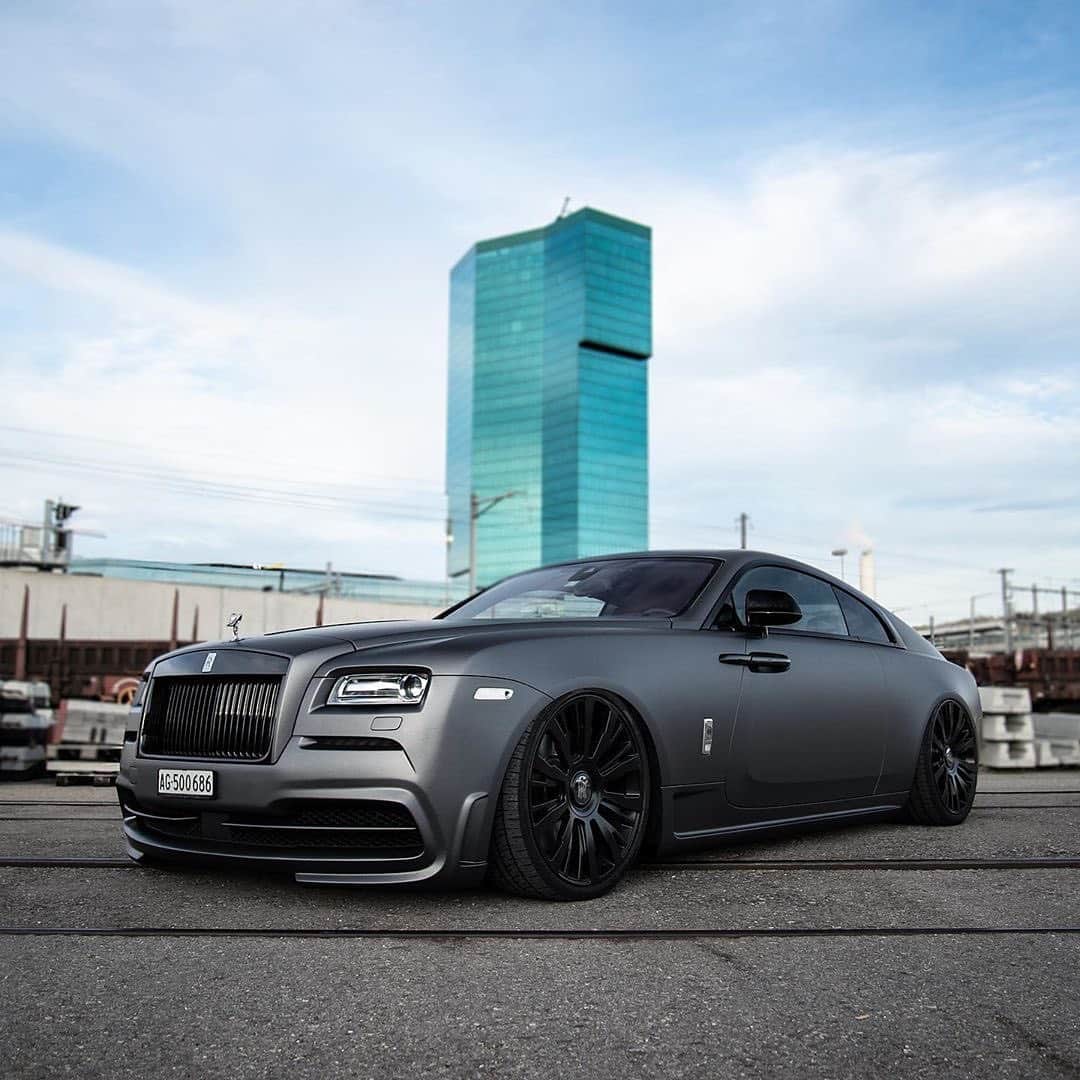 CarsWithoutLimitsさんのインスタグラム写真 - (CarsWithoutLimitsInstagram)「Satin Wraith  Photos @srs_swissrichstreets  #carswithoutlimits #wraith」3月14日 21時39分 - carswithoutlimits