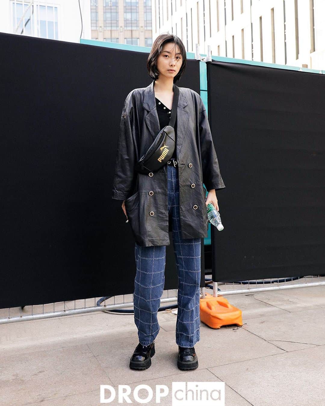 のインスタグラム：「CHINA STREET STYLES  #🇨🇳 @drop_china  #streetstyle#droptokyo#china#shanghai#shanghaifashion#shanghaifashionweek#streetscene#streetfashion#streetwear#streetculture#fashion#上海#中国#时装#时尚#潮流#东京#街拍#上海时装周#摄影#街头#穿搭  Photography: @dai.yamashiro」