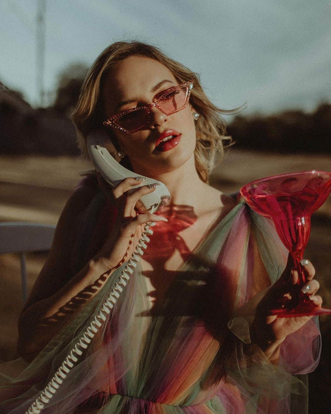 Addison Moffettのインスタグラム：「Call me, beep me, if ya wanna reach me」