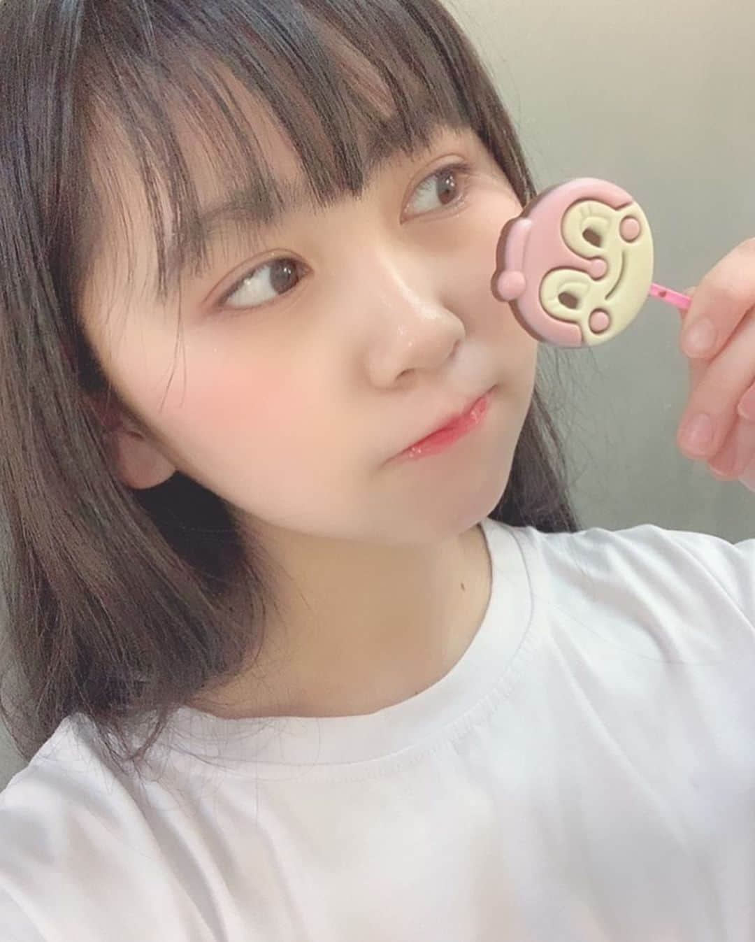 須田理夏子さんのインスタグラム写真 - (須田理夏子Instagram)「・ ・ ・ アンパンマンチョコ🍫 目・鼻・耳・ほっぺ😝  #高校生 #jkブランド #jk  #おしゃれ  #me #系統バラバラ系女子  #須田理夏子 #乃木坂46  #乃木坂好きな人と繋がりたい #乃木坂好きな女ヲタさんと繋がりたい #乃木坂 #3期生 #岩本蓮加 #岩本蓮加推し #photo #photography #followｍe  #アンパンマンチョコ #ドキンちゃん  #目 #鼻 #耳 #ほっぺ #おはようございます」3月15日 8時19分 - sudarikako