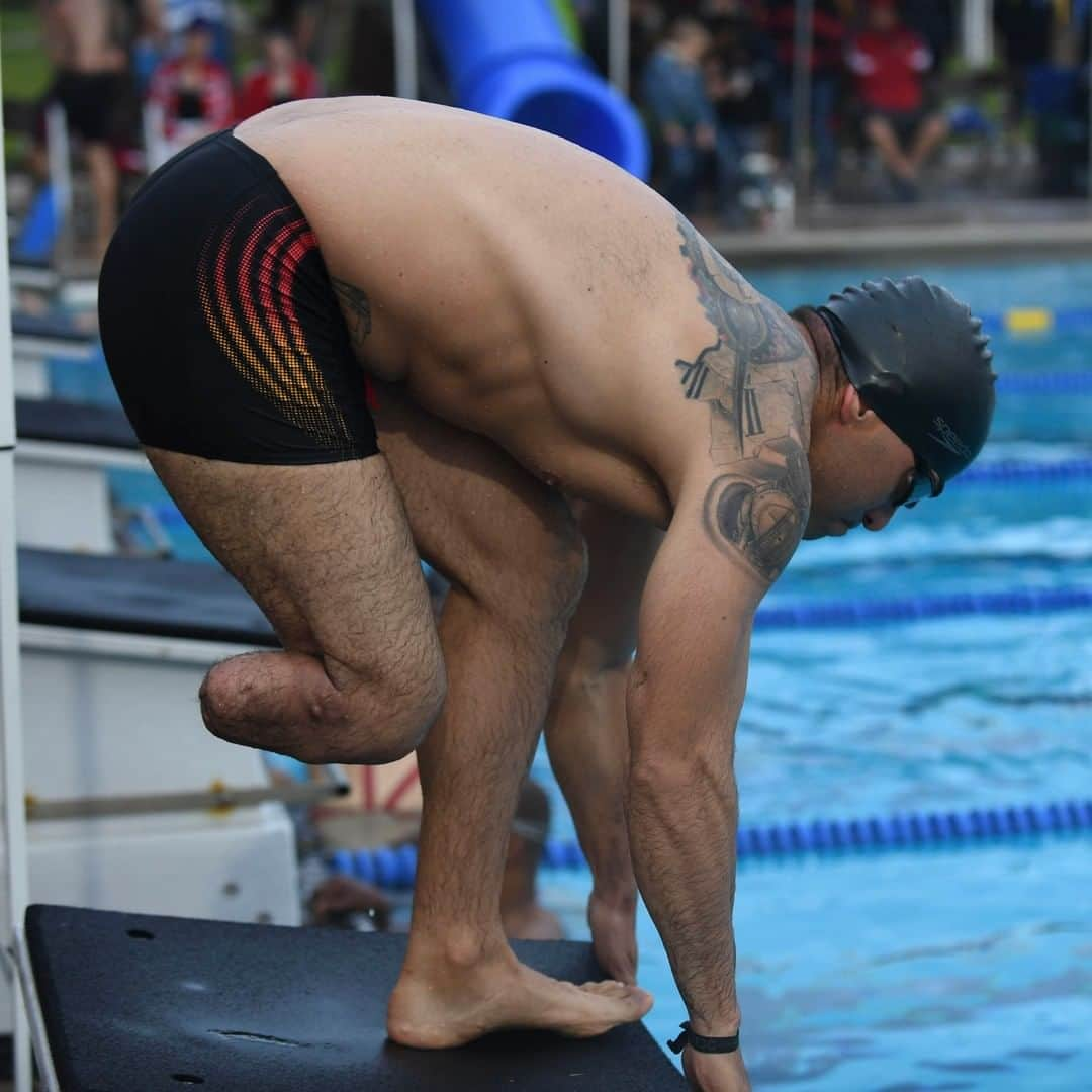 アメリカ海兵隊さんのインスタグラム写真 - (アメリカ海兵隊Instagram)「Nothing a Marine Can’t Do  Capt. Thomas Benge prepares for his relay during the swimming finals of the 2020 #MarineCorpsTrials at @mcb_camp_pendleton.  The trials, an adaptive sports event, invole more than 200 wounded, ill or injured Marines, @usnavy Sailors, veterans and international competitors. (U.S. Marine Corps photo by Lance Cpl. Garrett Gillespie)  #USMC #Military #Marines」3月15日 8時30分 - marines