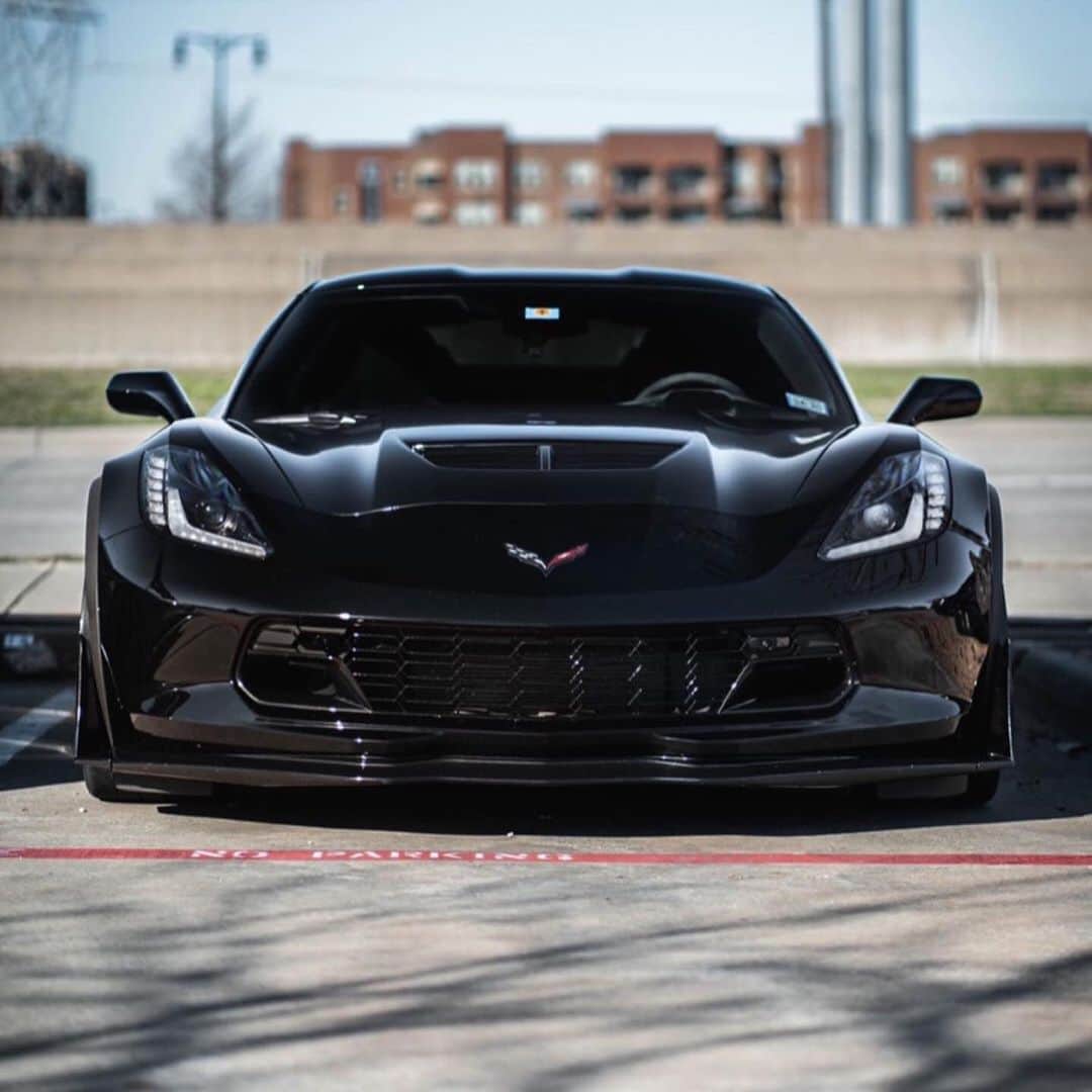 CarsWithoutLimitsさんのインスタグラム写真 - (CarsWithoutLimitsInstagram)「The apocalypse is coming. What’s your weapon? 🧟‍♂️ Owner @blackedoutgarage  Photo @20tenn  #carswithoutlimits #chevy #corvette」3月15日 8時52分 - carswithoutlimits