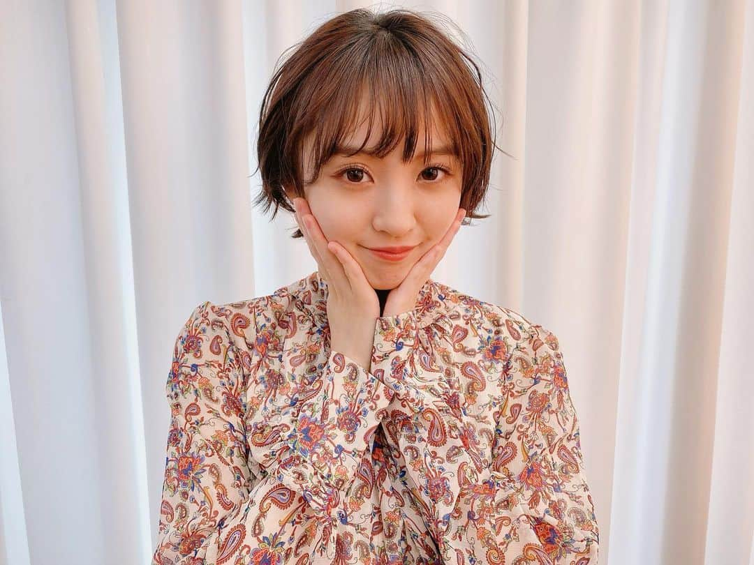 咲良菜緒さんのインスタグラム写真 - (咲良菜緒Instagram)「今日は突如の生配信、 何も決めずただひたすら話して将棋するだけの４時間見てくれた皆さんありがとう🙇‍♀️ ゆるゆるでしたが、まあ今は不定期にこうやって配信という形で出来ればなーとおもってまーす♪ ちなみに髪の毛切りましたがこの写真は切る前です✂️」3月15日 0時43分 - nao_sakura_official