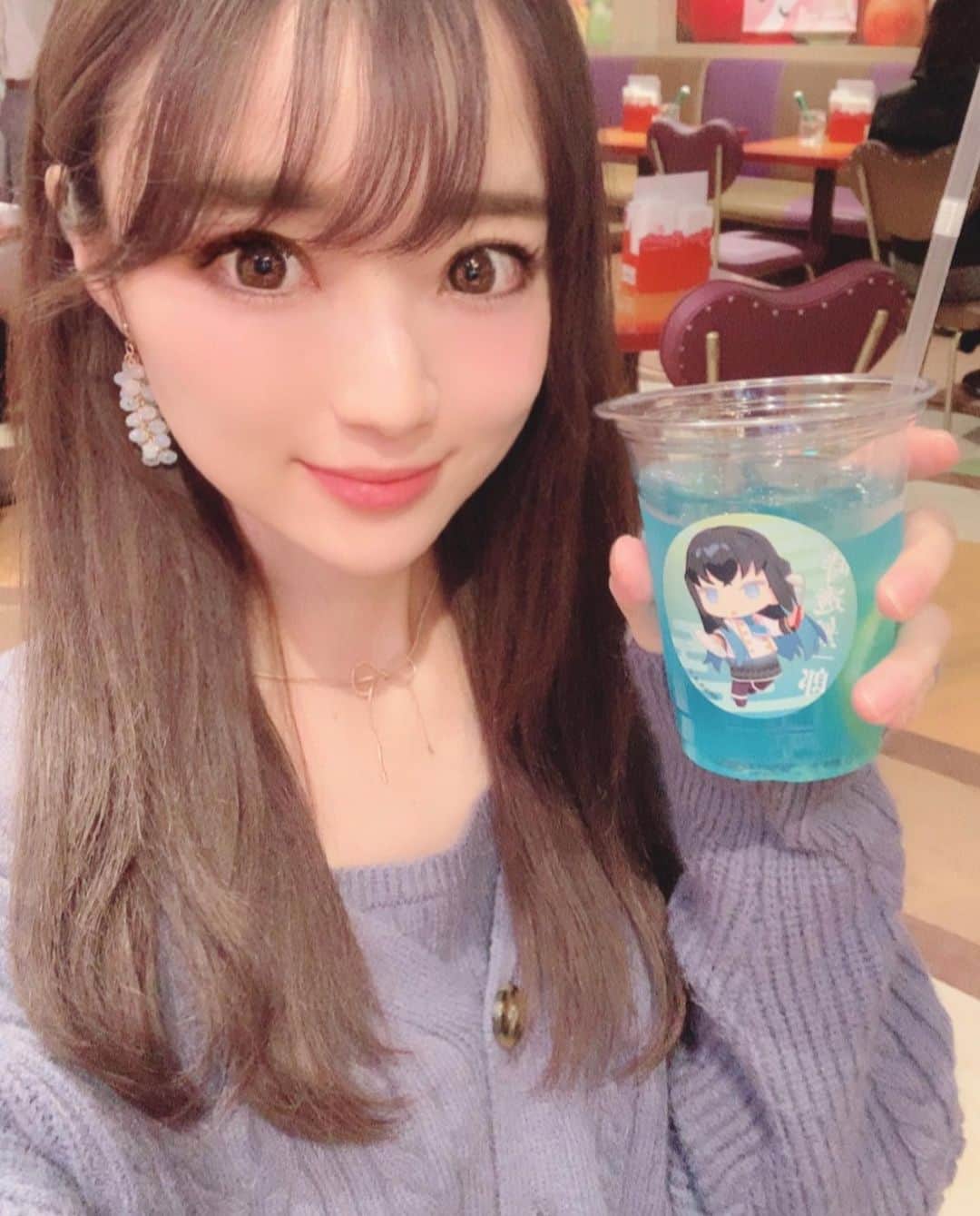 小越しほみさんのインスタグラム写真 - (小越しほみInstagram)「・ ・ ・ 予約いっぱいで諦めてた 鬼滅の刃のコラボカフェ 奇跡的に予約とれて行けたぁー😆✨ ・ 毎日予約表みはっててよかった‪w ・ 鬼滅の刃はもちろん好きだけど 誰推しとかないから メニューは味の好みで選んだ😋 ・ 普通にバイキングも食べたから かなりおなかいっぱいになったぁぁ～🐷 ・ ・ ・ ・ ・ #鬼滅の刃カフェ #鬼滅の刃コラボカフェ #スイパラ鬼滅の刃 #スイパラ #スイーツパラダイス #sweetsparadise #池袋 #ヲタ活 #ヲタク #コラボカフェ #鬼滅の刃 #selfie #自撮り #自撮り女子 #anime #アニメ」3月15日 0時44分 - shihomi1129