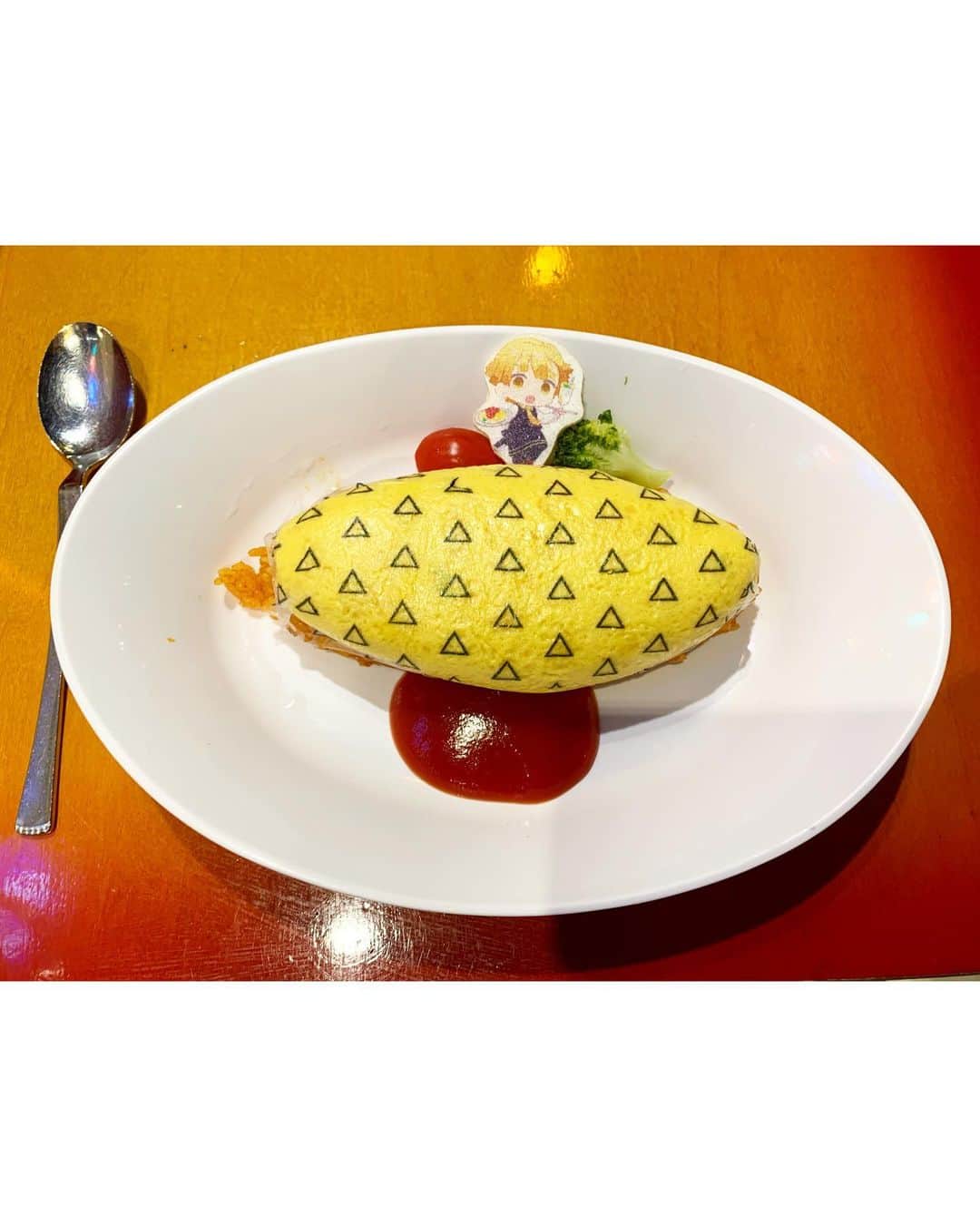 小越しほみさんのインスタグラム写真 - (小越しほみInstagram)「・ ・ ・ 予約いっぱいで諦めてた 鬼滅の刃のコラボカフェ 奇跡的に予約とれて行けたぁー😆✨ ・ 毎日予約表みはっててよかった‪w ・ 鬼滅の刃はもちろん好きだけど 誰推しとかないから メニューは味の好みで選んだ😋 ・ 普通にバイキングも食べたから かなりおなかいっぱいになったぁぁ～🐷 ・ ・ ・ ・ ・ #鬼滅の刃カフェ #鬼滅の刃コラボカフェ #スイパラ鬼滅の刃 #スイパラ #スイーツパラダイス #sweetsparadise #池袋 #ヲタ活 #ヲタク #コラボカフェ #鬼滅の刃 #selfie #自撮り #自撮り女子 #anime #アニメ」3月15日 0時44分 - shihomi1129