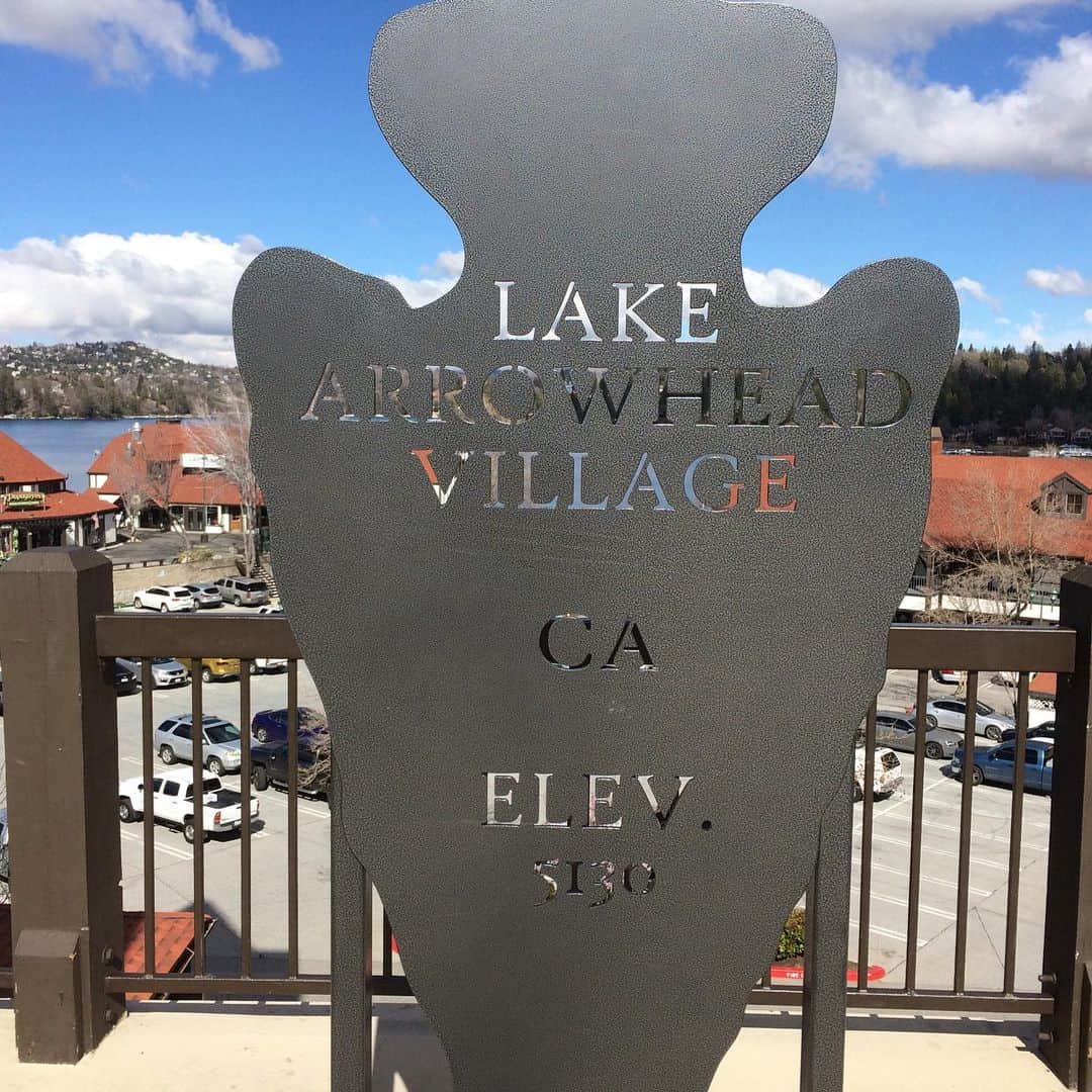 ラリー・ギリアード・Jrさんのインスタグラム写真 - (ラリー・ギリアード・JrInstagram)「I took the “Rim Of The World Hwy” up to Lake Arrowhead. Sometimes pictures can’t do justice. You just gotta go see a place with your own eyeballs! #topoftheworld #lakelife #lakearrowhead #california #rimoftheworld #cityboyinnature #travelling #seeyourcountry #2020」3月15日 1時05分 - thereallgjr