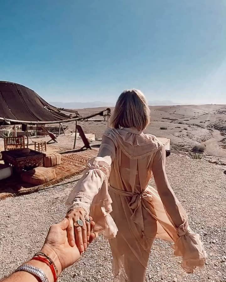 Murad Osmannのインスタグラム：「#followmeto the deserts of Morocco. Wish everyone a nice weekend. Stay safe! Which shows would you recommend to watch? #следуйзамной в пустыни Марокко.  Какие сериалы посоветуете смотреть?」