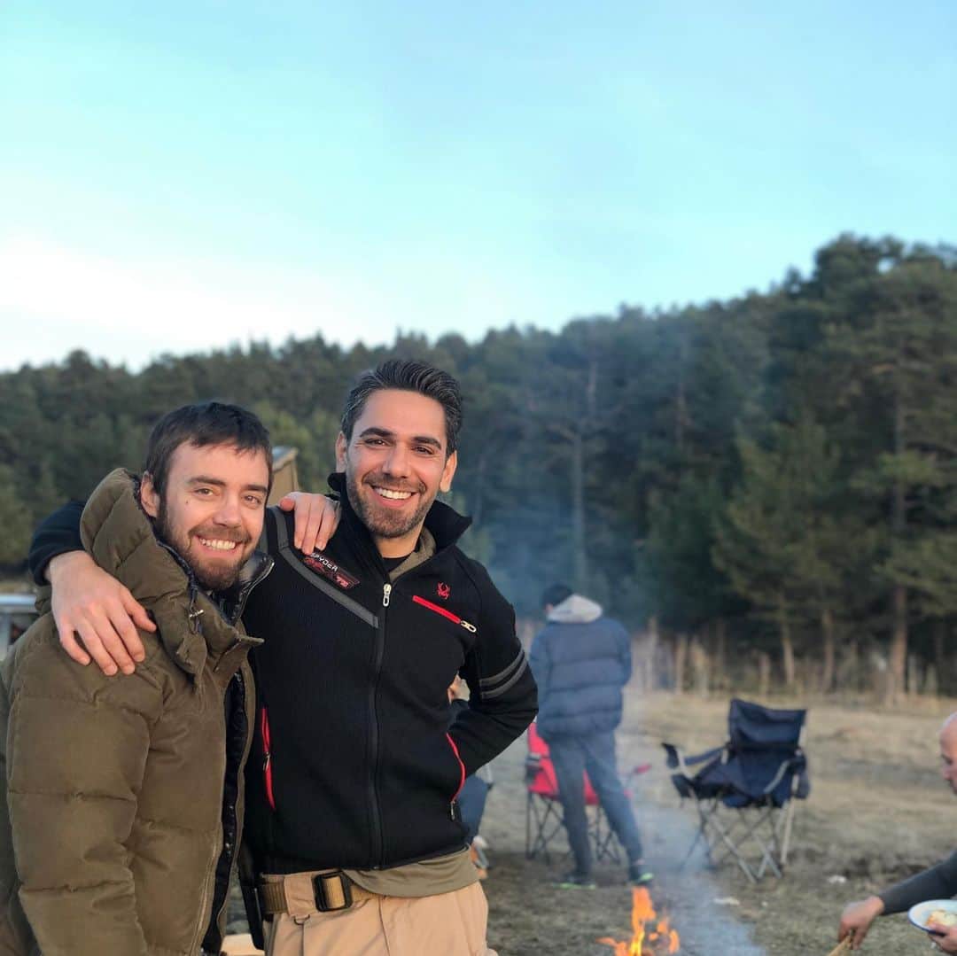 muratdalkilicのインスタグラム：「Glamping power🍻」