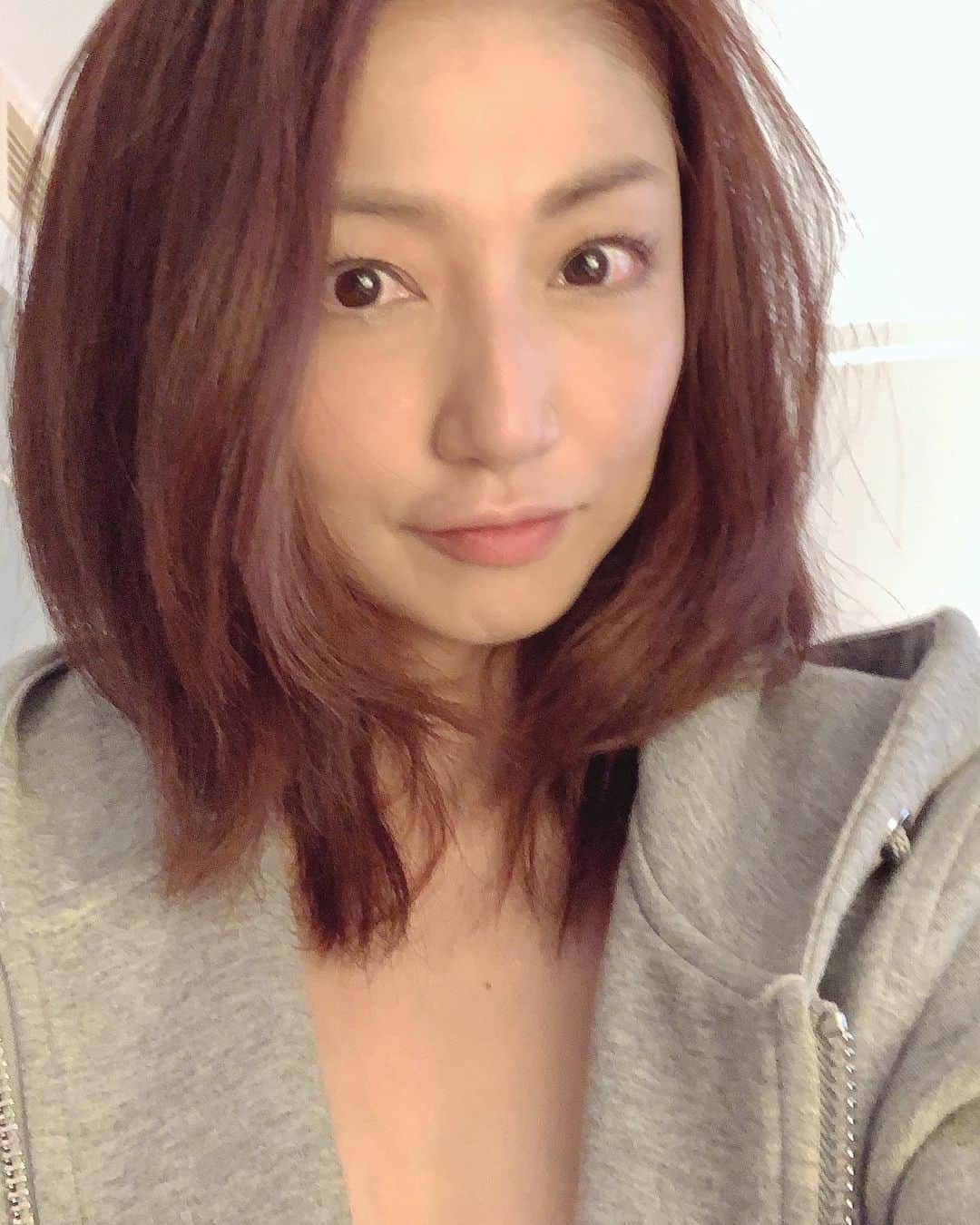 中川愛海さんのインスタグラム写真 - (中川愛海Instagram)「おはよう😃 今日も笑顔で過ごせますように…❤️ 今から大好きな彼女を迎えに…❤️ @ami_nakagawa_ #中川愛海 #一日一回カンパイ #コロナに負けるな」3月15日 6時27分 - ami_nakagawa_