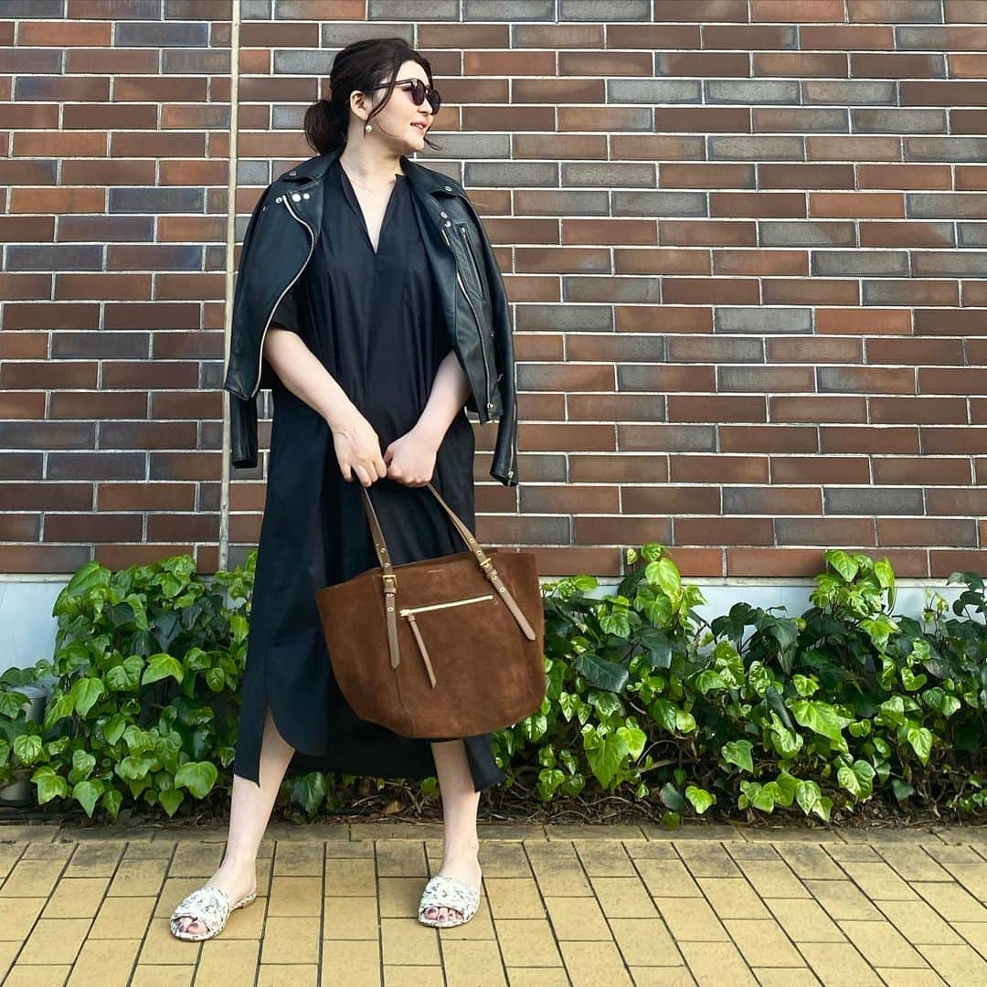 kawakami momokoさんのインスタグラム写真 - (kawakami momokoInstagram)「ライダース　@cinoh_official #cinoh #チノ ワンピ　@ticca_tokyo @magaseek #コラボワン#ticca #ティッカ バッグ　@jandmdavidson #jandmdavidson #デヴィッドソン  靴　@chanelofficial #chanel #シャネル #モモワンピ」3月15日 6時53分 - momoko.kawakami.29