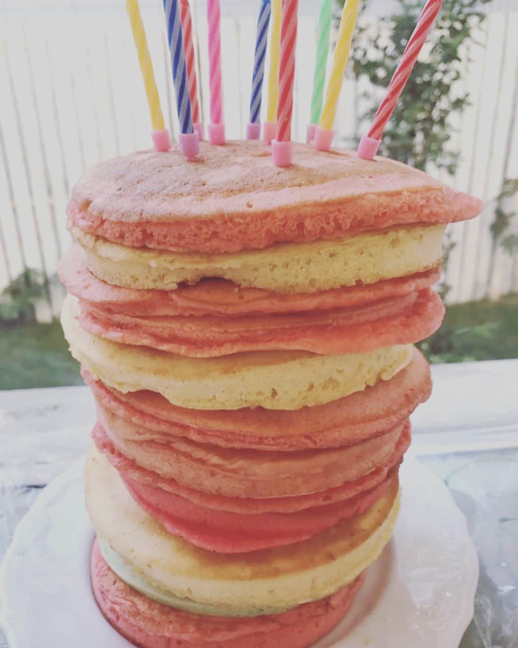 双木昭夫さんのインスタグラム写真 - (双木昭夫Instagram)「手作りのパンケーキ、市販のパンケーキミックスに食紅を入れて、 これ子供の頃からの夢でした  #パンケーキ」3月15日 7時11分 - akio_namiki