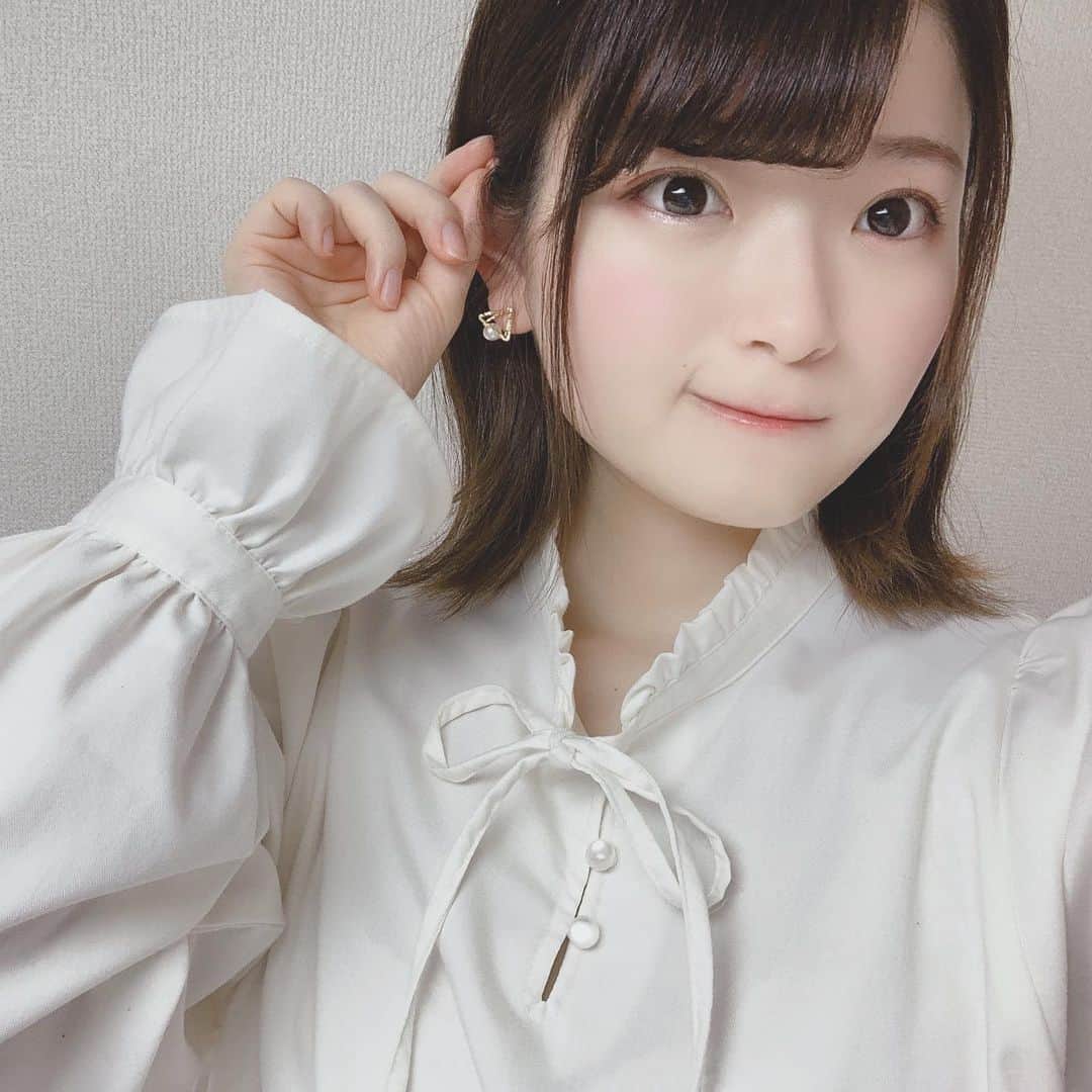 小倉月奏のインスタグラム：「❤︎ ⠀ ⌘ 今後の投稿 ⌘ ⠀ 次の投稿からヘアアレンジ動画も 載せていこうと思います☺︎♪ ⠀ 顔無しにこだわってましたが、 今後は顔見えます！！！笑 ⠀ よろしくね〜 ⠀ ⠀」
